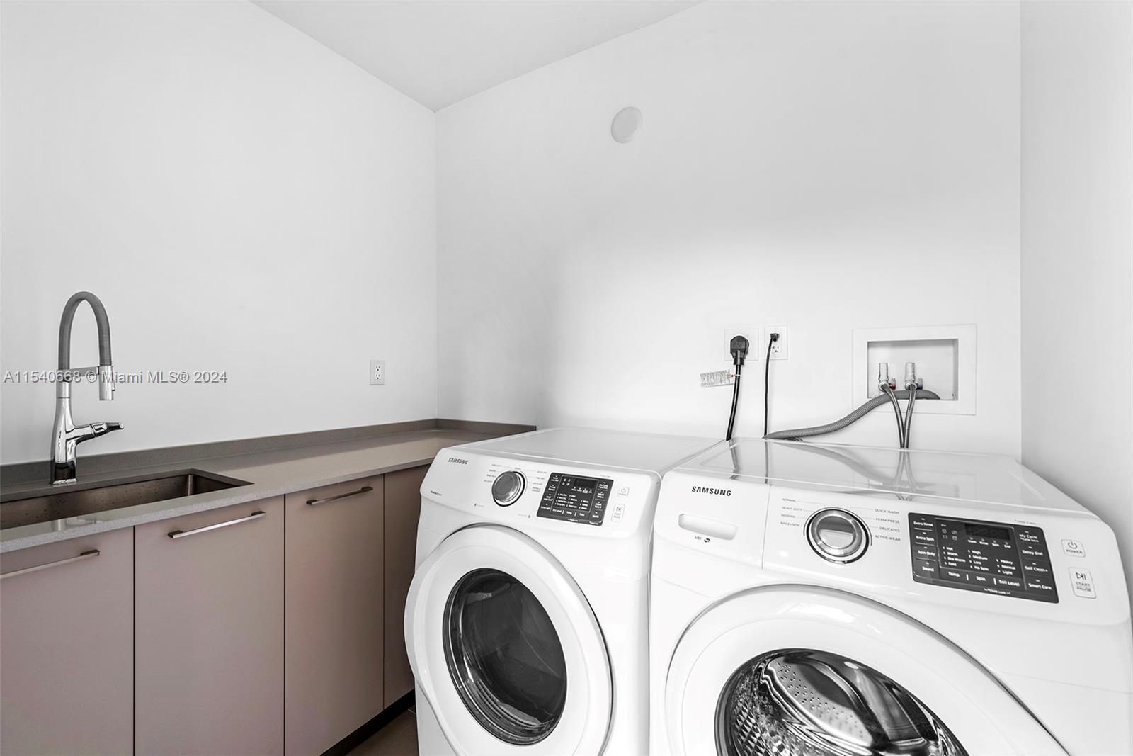 1181 NE 97th St, Miami Shores, Florida 33138, 4 Bedrooms Bedrooms, 5 Rooms Rooms,4 BathroomsBathrooms,Residential,For Sale,1181 NE 97th St,A11540668