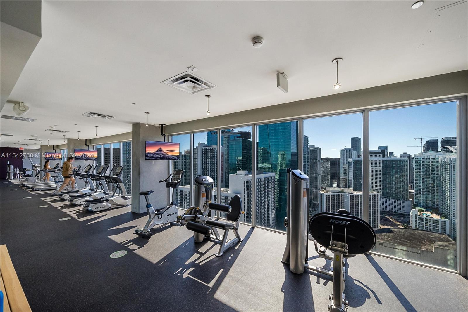 Miami, Florida 33131, ,1 BathroomBathrooms,Residentiallease,For Rent,A11542758