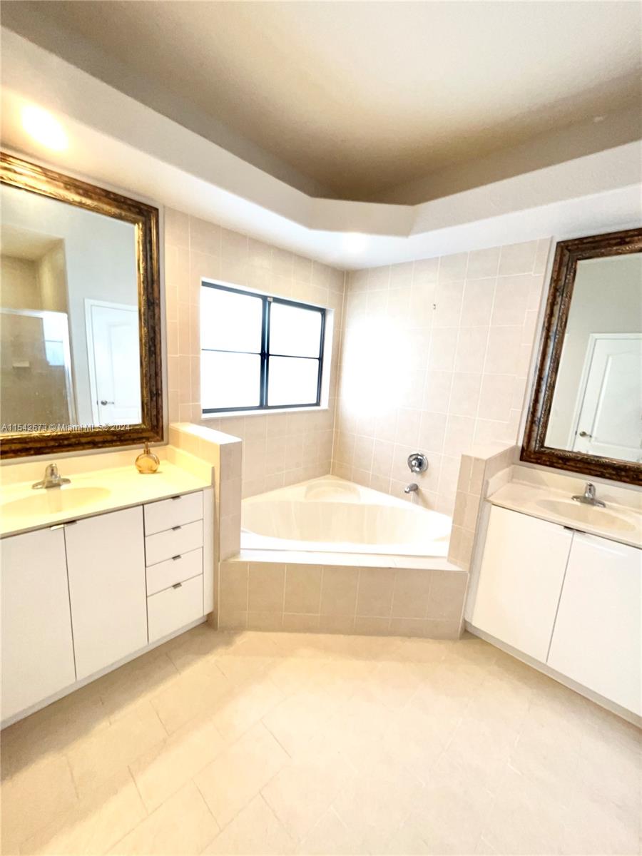 Miami Lakes, Florida 33018, 1 Bedroom Bedrooms, ,1 BathroomBathrooms,Residentiallease,For Rent,A11542673