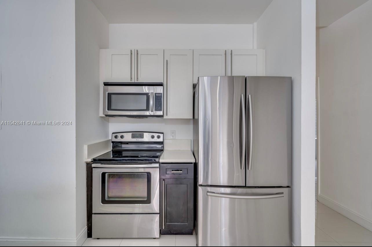 3052 N 35th Ter, Hollywood, Florida 33021, 4 Bedrooms Bedrooms, ,2 BathroomsBathrooms,Residential,For Sale,3052 N 35th Ter,A11542841