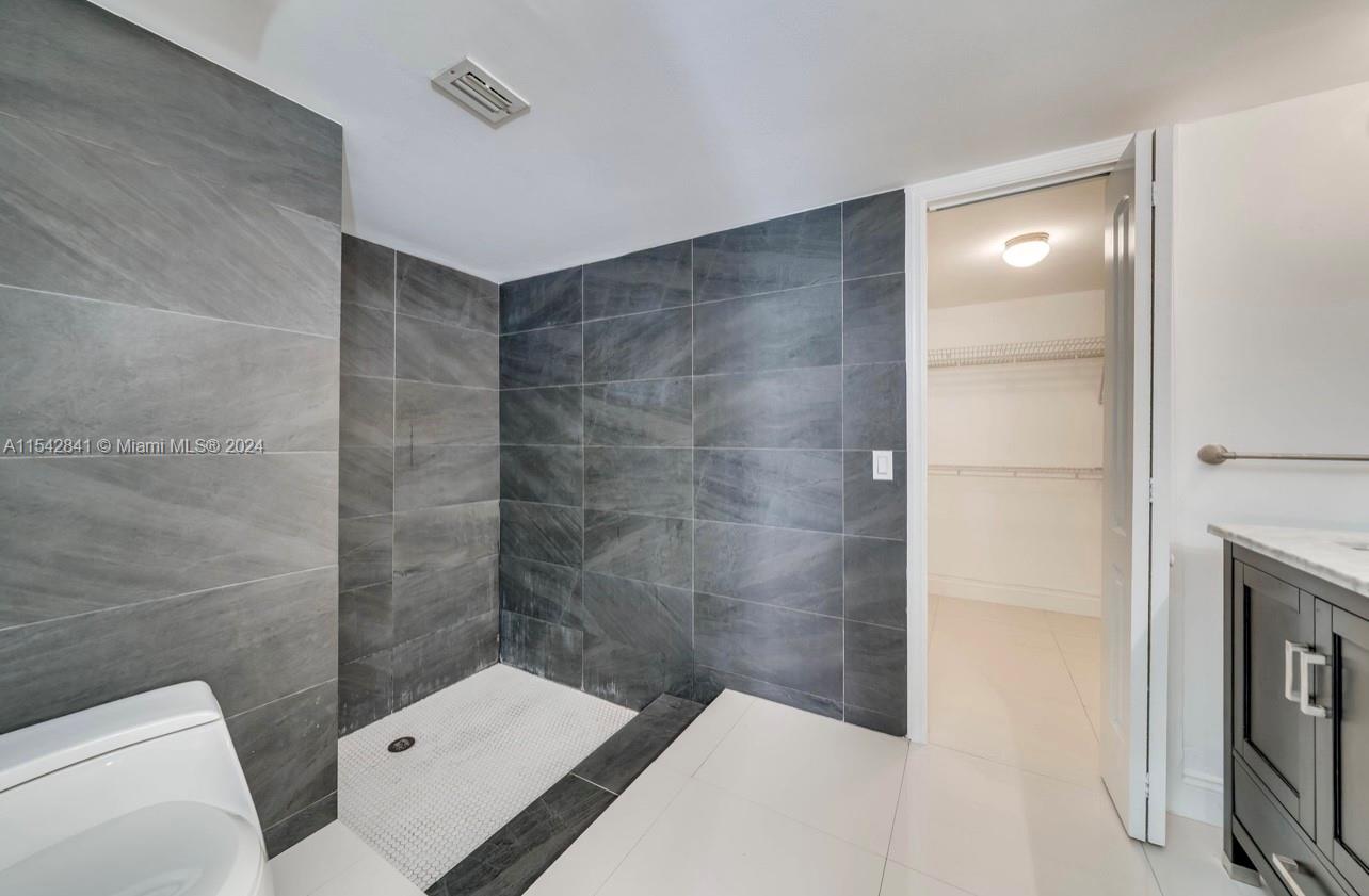 3052 N 35th Ter, Hollywood, Florida 33021, 4 Bedrooms Bedrooms, ,2 BathroomsBathrooms,Residential,For Sale,3052 N 35th Ter,A11542841