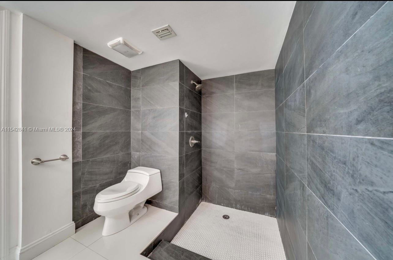 3052 N 35th Ter, Hollywood, Florida 33021, 4 Bedrooms Bedrooms, ,2 BathroomsBathrooms,Residential,For Sale,3052 N 35th Ter,A11542841