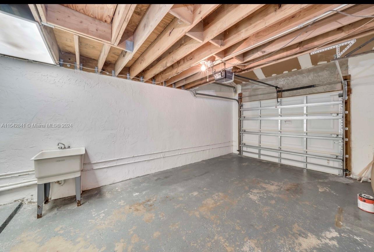 3052 N 35th Ter, Hollywood, Florida 33021, 4 Bedrooms Bedrooms, ,2 BathroomsBathrooms,Residential,For Sale,3052 N 35th Ter,A11542841