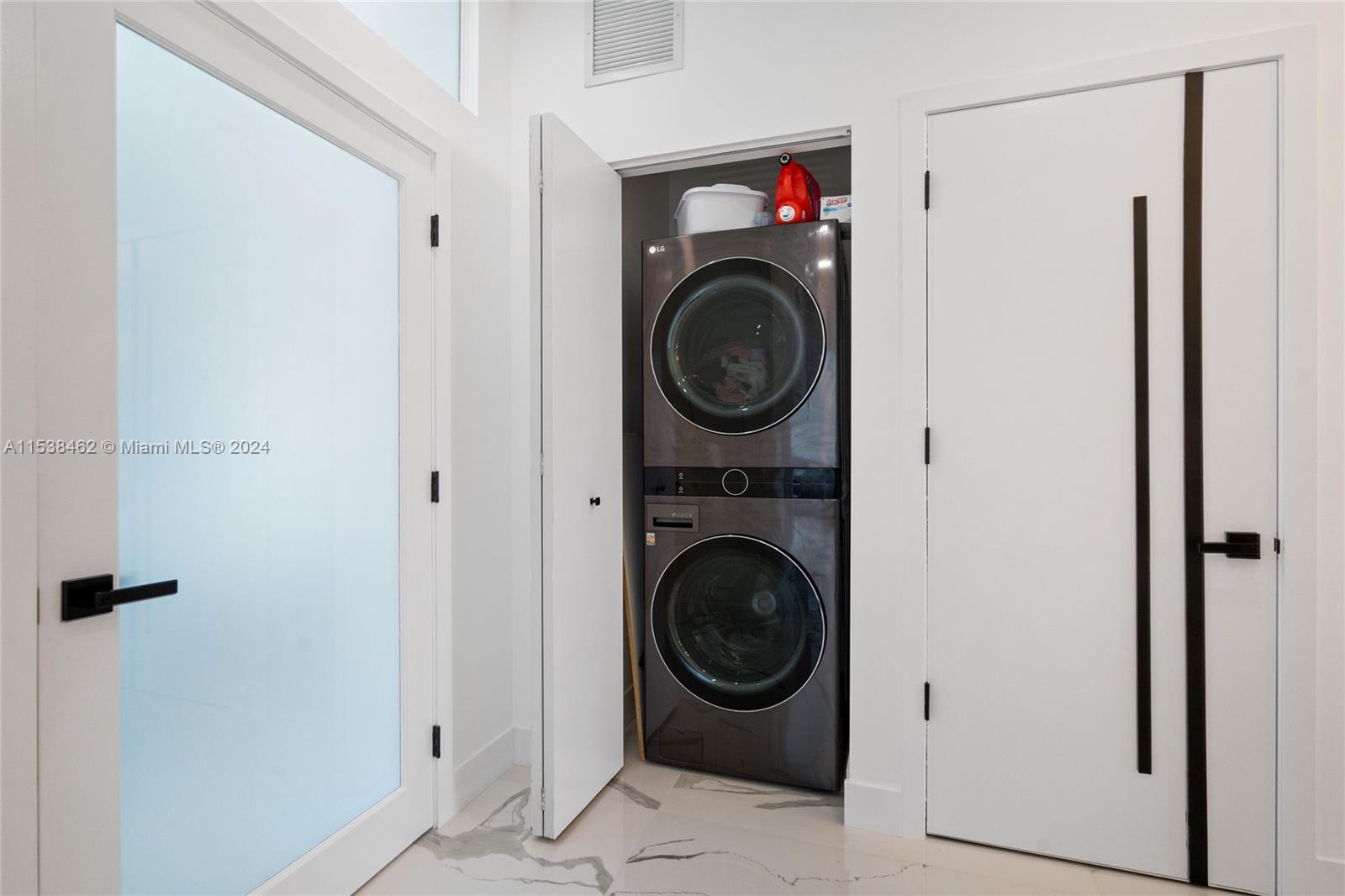 3029 NE 188th St 1021, Aventura, Florida 33180, 2 Bedrooms Bedrooms, ,2 BathroomsBathrooms,Residential,For Sale,3029 NE 188th St 1021,A11538462