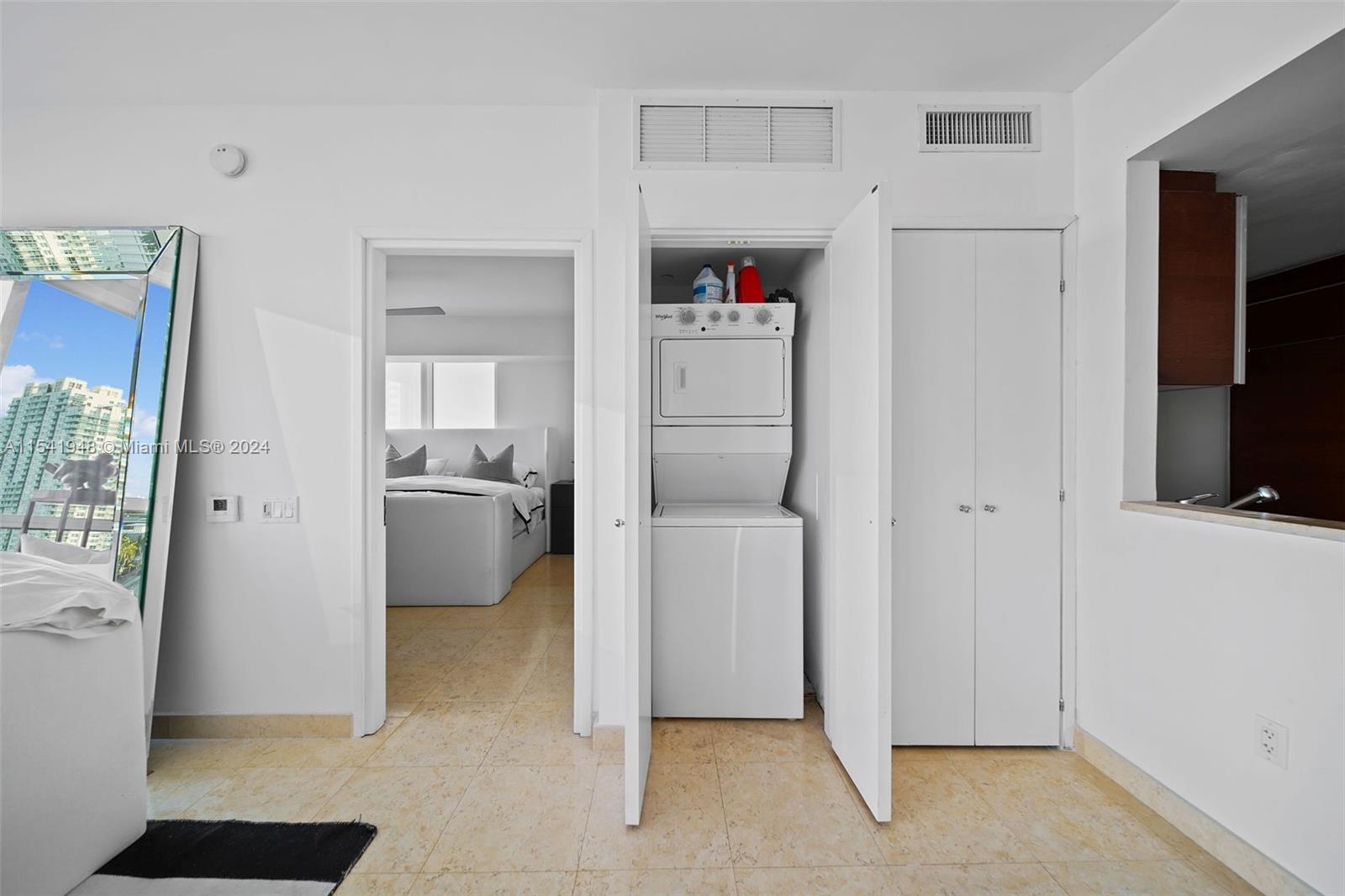 450 Alton Rd 808, Miami Beach, Florida 33139, 1 Bedroom Bedrooms, ,1 BathroomBathrooms,Residential,For Sale,450 Alton Rd 808,A11541948