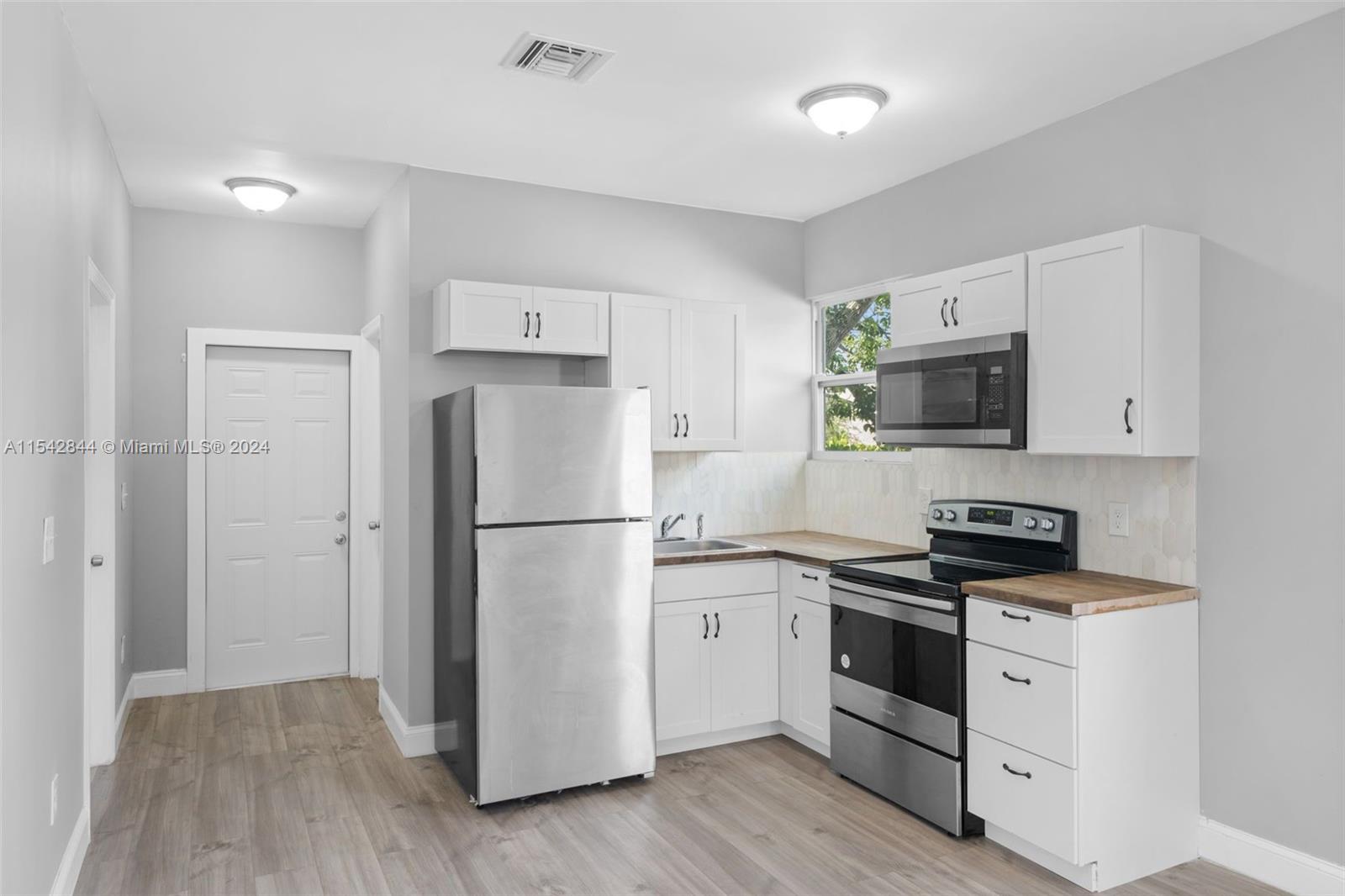 842 SW 3rd St 846, Miami, Florida 33130, 3 Bedrooms Bedrooms, ,2 BathroomsBathrooms,Residentiallease,For Rent,842 SW 3rd St 846,A11542844