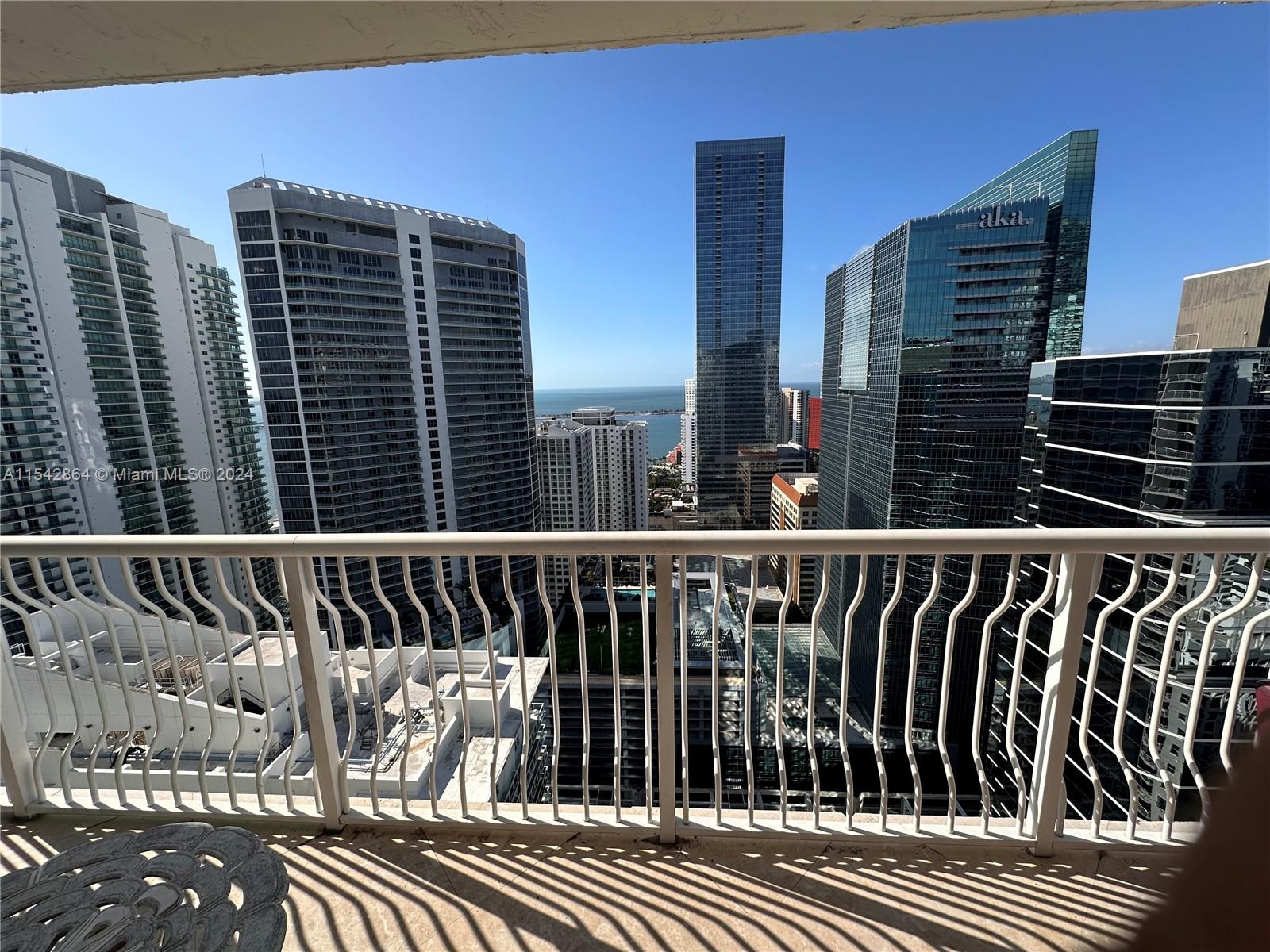 1200 BRICKELL BAY DR 3921, Miami, Florida 33131, 1 Bedroom Bedrooms, ,1 BathroomBathrooms,Residentiallease,For Rent,1200 BRICKELL BAY DR 3921,A11542864