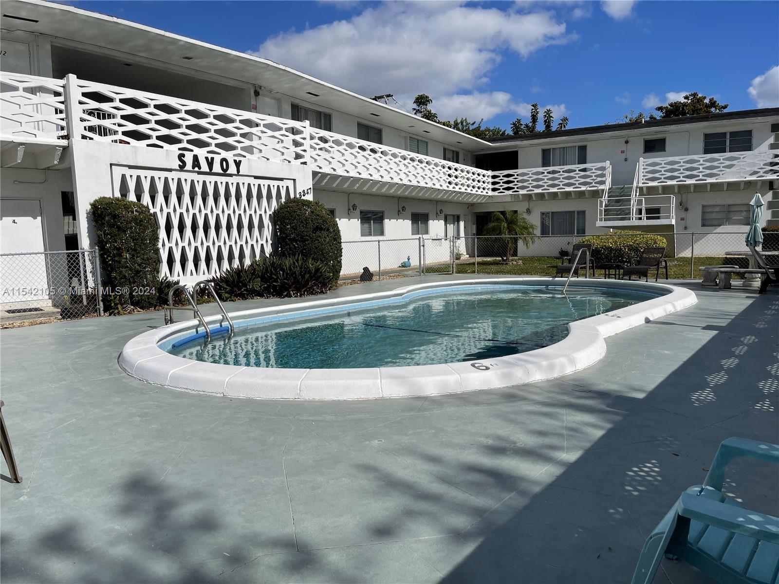 3847 S Circle 17, Hollywood, Florida 33021, 2 Bedrooms Bedrooms, ,2 BathroomsBathrooms,Residential,For Sale,3847 S Circle 17,A11542105