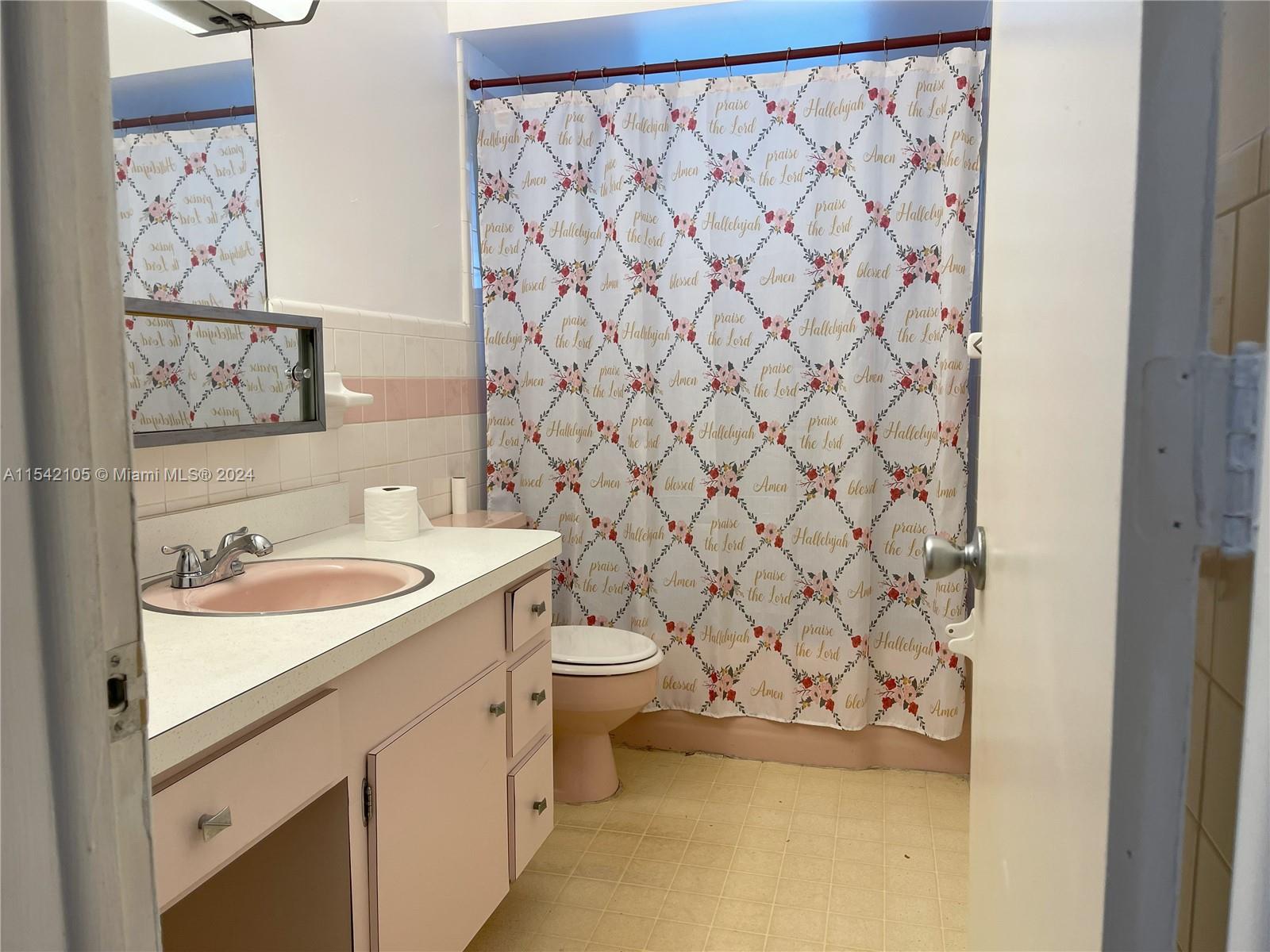 3847 S Circle 17, Hollywood, Florida 33021, 2 Bedrooms Bedrooms, ,2 BathroomsBathrooms,Residential,For Sale,3847 S Circle 17,A11542105