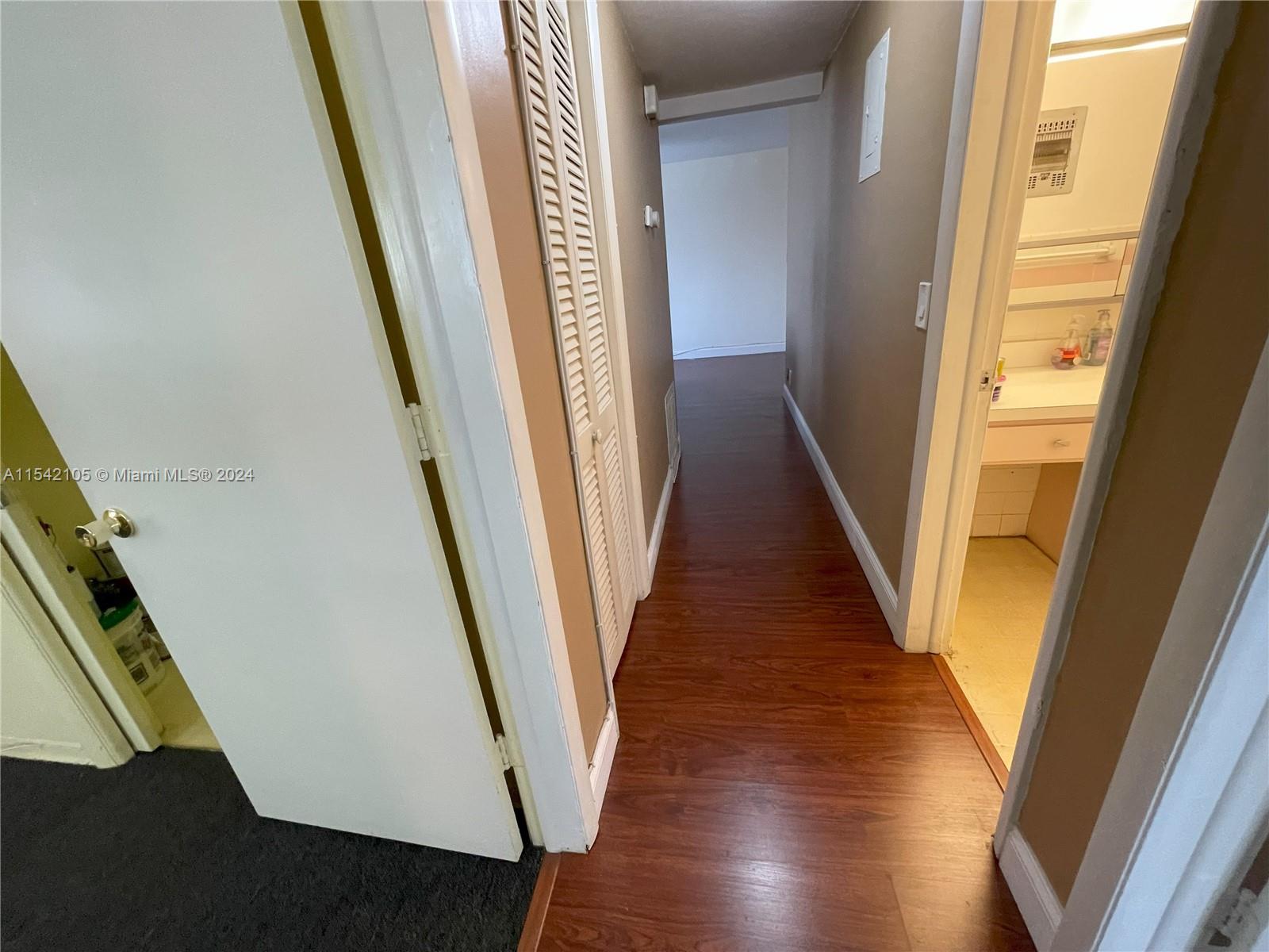 3847 S Circle 17, Hollywood, Florida 33021, 2 Bedrooms Bedrooms, ,2 BathroomsBathrooms,Residential,For Sale,3847 S Circle 17,A11542105