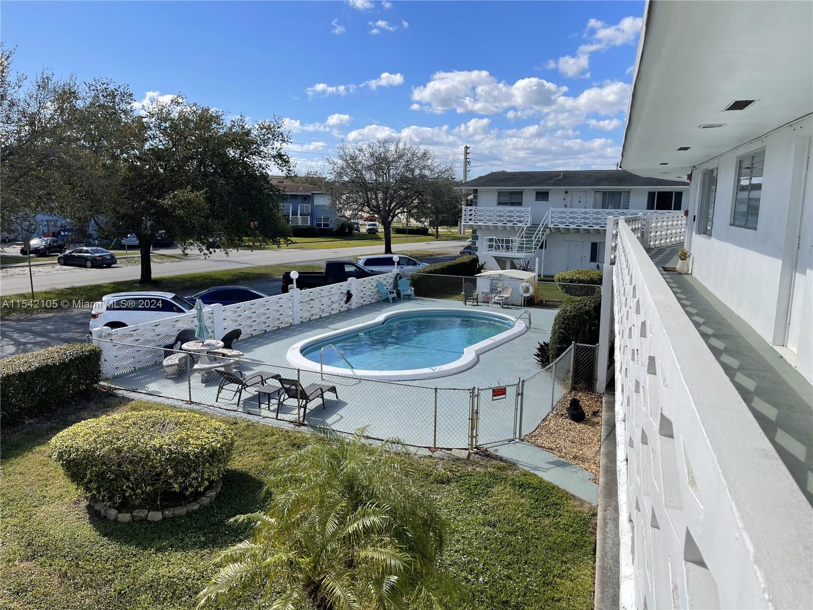 3847 S Circle 17, Hollywood, Florida 33021, 2 Bedrooms Bedrooms, ,2 BathroomsBathrooms,Residential,For Sale,3847 S Circle 17,A11542105