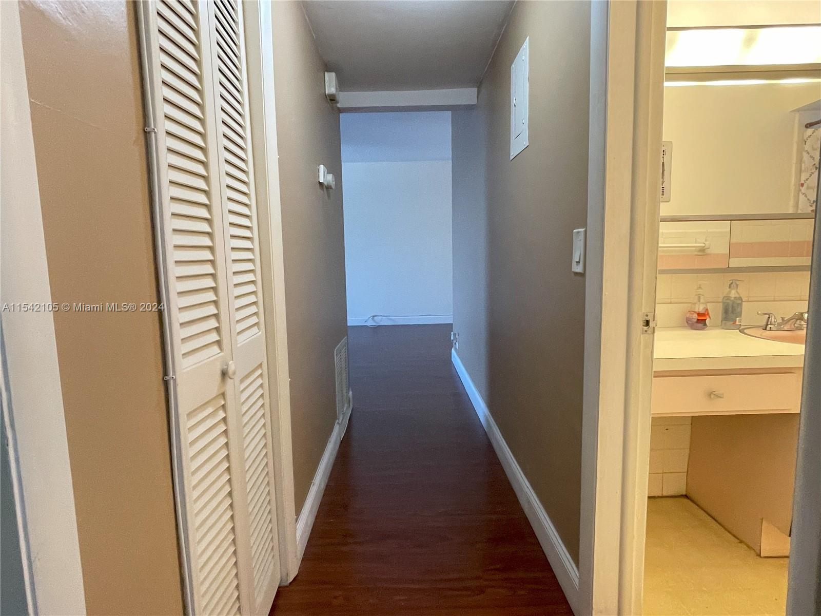 3847 S Circle 17, Hollywood, Florida 33021, 2 Bedrooms Bedrooms, ,2 BathroomsBathrooms,Residential,For Sale,3847 S Circle 17,A11542105