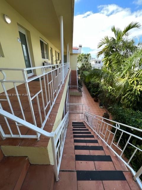6831 Abbott Ave 24, Miami Beach, Florida 33141, 1 Bedroom Bedrooms, ,1 BathroomBathrooms,Residentiallease,For Rent,6831 Abbott Ave 24,A11542638