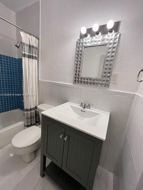 6831 Abbott Ave 24, Miami Beach, Florida 33141, 1 Bedroom Bedrooms, ,1 BathroomBathrooms,Residentiallease,For Rent,6831 Abbott Ave 24,A11542638