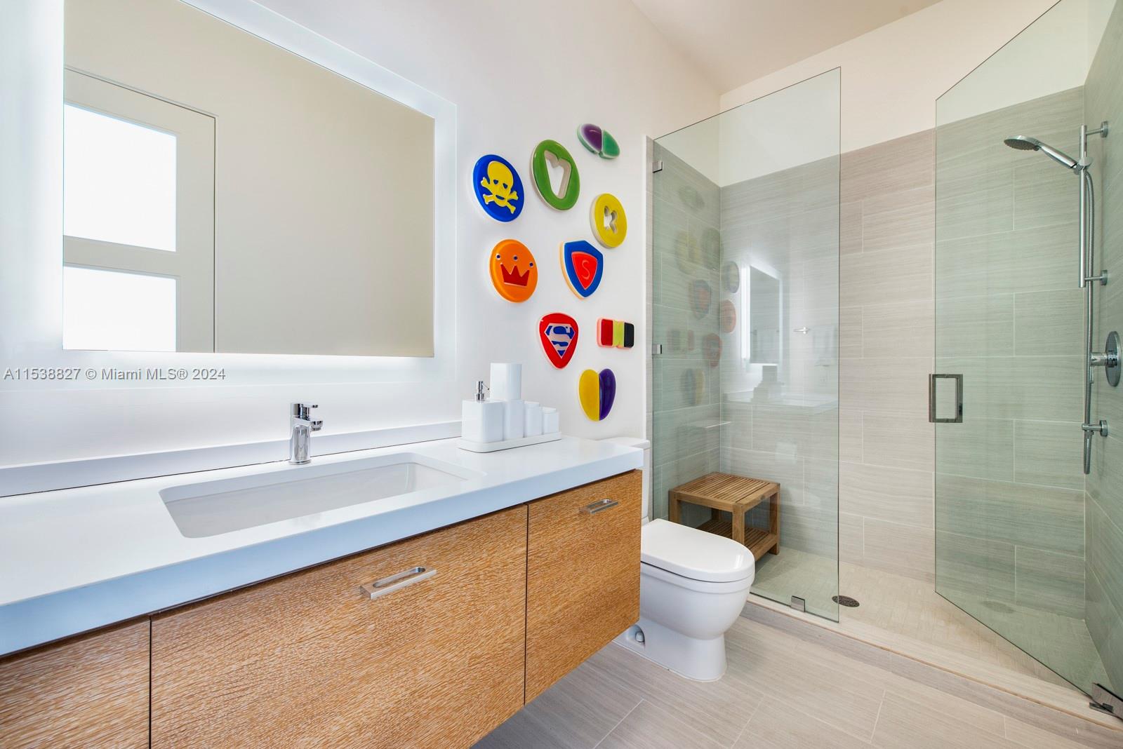 2675 Bayshore Dr, Miami, FL, 33133 United States, 4 Bedrooms Bedrooms, ,3 BathroomsBathrooms,Residential,For Sale,Bayshore Dr,A11538827