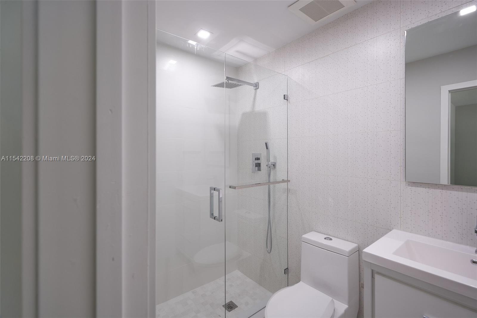 426 SE 3rd St, Dania Beach, Florida 33004, 4 Bedrooms Bedrooms, ,3 BathroomsBathrooms,Residential,For Sale,426 SE 3rd St,A11542208