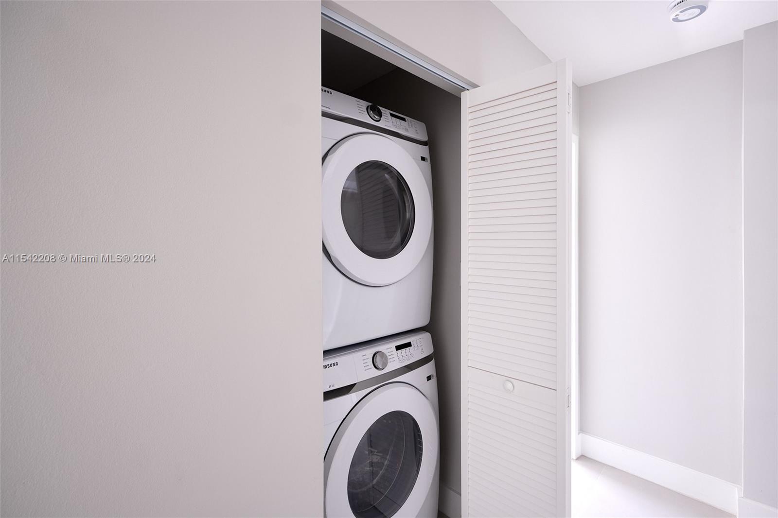 426 SE 3rd St, Dania Beach, Florida 33004, 4 Bedrooms Bedrooms, ,3 BathroomsBathrooms,Residential,For Sale,426 SE 3rd St,A11542208