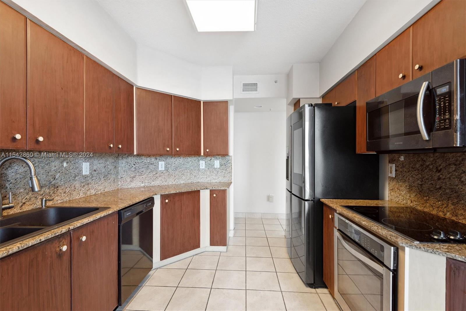 3370 Hidden Bay Dr 1604, Aventura, Florida 33180, 2 Bedrooms Bedrooms, ,2 BathroomsBathrooms,Residential,For Sale,3370 Hidden Bay Dr 1604,A11542860