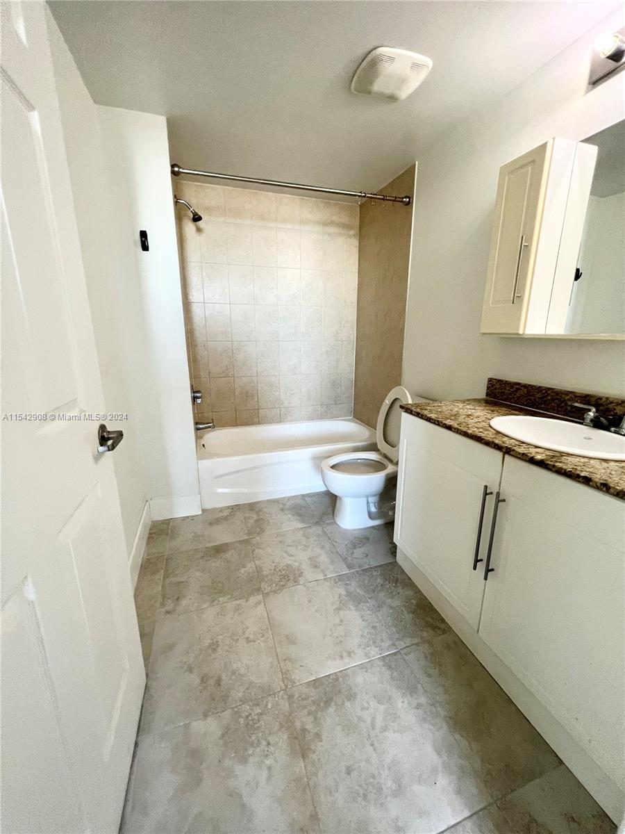 275 NE 18th St 2101, Miami, Florida 33132, 1 Bedroom Bedrooms, ,1 BathroomBathrooms,Residentiallease,For Rent,275 NE 18th St 2101,A11542908