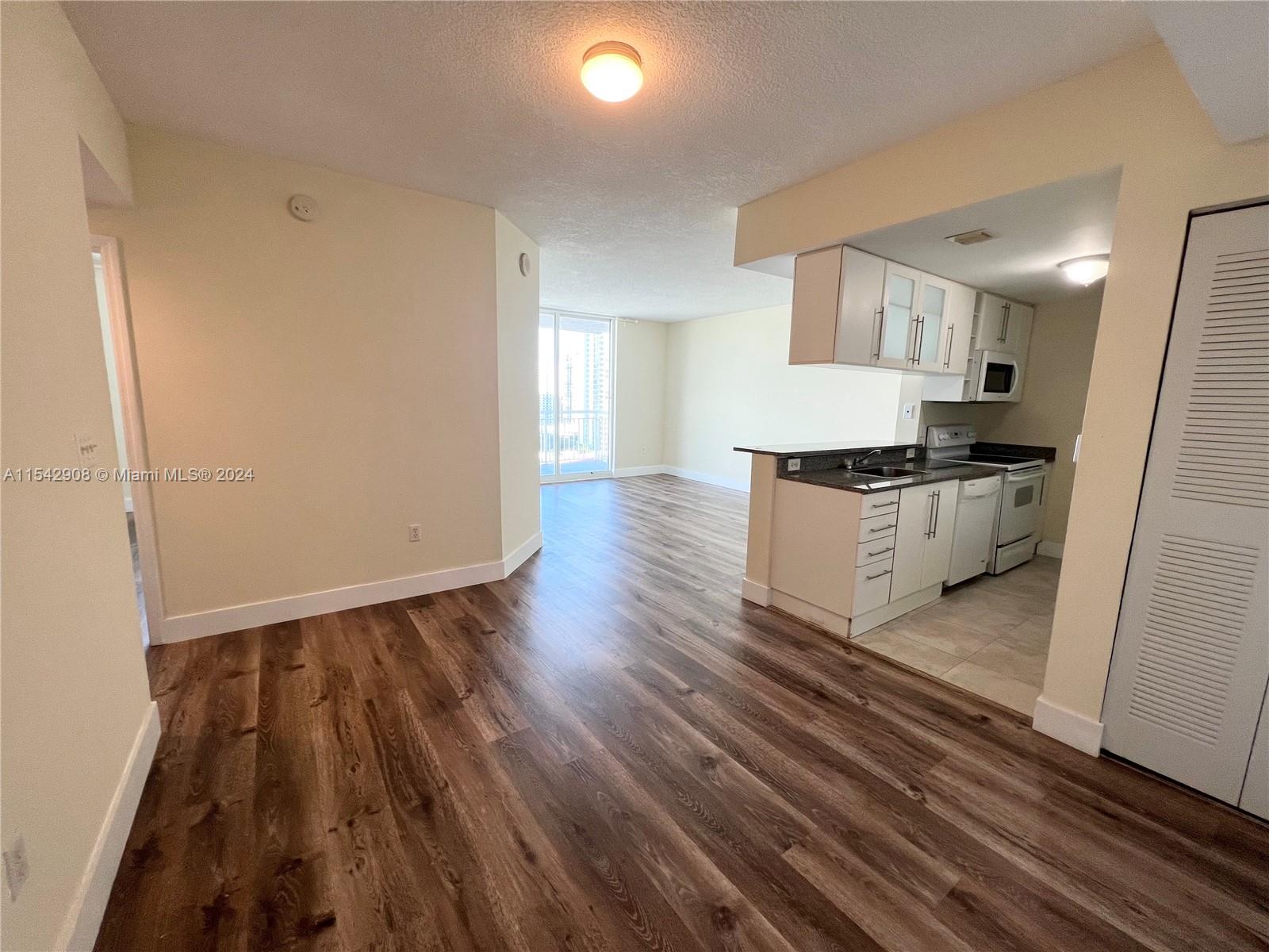 275 NE 18th St 2101, Miami, Florida 33132, 1 Bedroom Bedrooms, ,1 BathroomBathrooms,Residentiallease,For Rent,275 NE 18th St 2101,A11542908