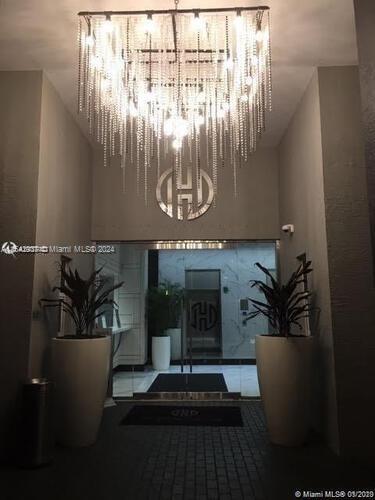 185 SE 14th Ter 810, Miami, Florida 33131, 2 Bedrooms Bedrooms, ,2 BathroomsBathrooms,Residentiallease,For Rent,185 SE 14th Ter 810,A11542937
