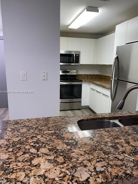 185 SE 14th Ter 810, Miami, Florida 33131, 2 Bedrooms Bedrooms, ,2 BathroomsBathrooms,Residentiallease,For Rent,185 SE 14th Ter 810,A11542937