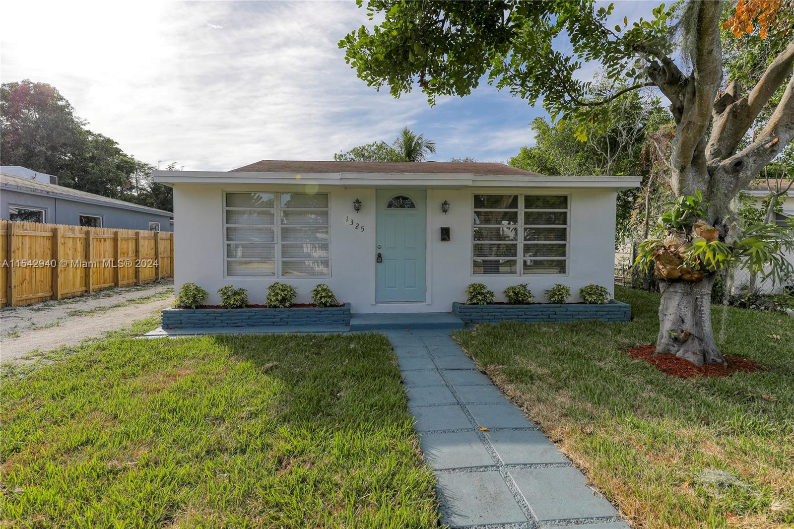 1325 NE 2nd Ave, Fort Lauderdale, FL 33304, 3 Bedrooms Bedrooms, ,1 BathroomBathrooms,Residential,For Sale,2nd Ave,A11542940