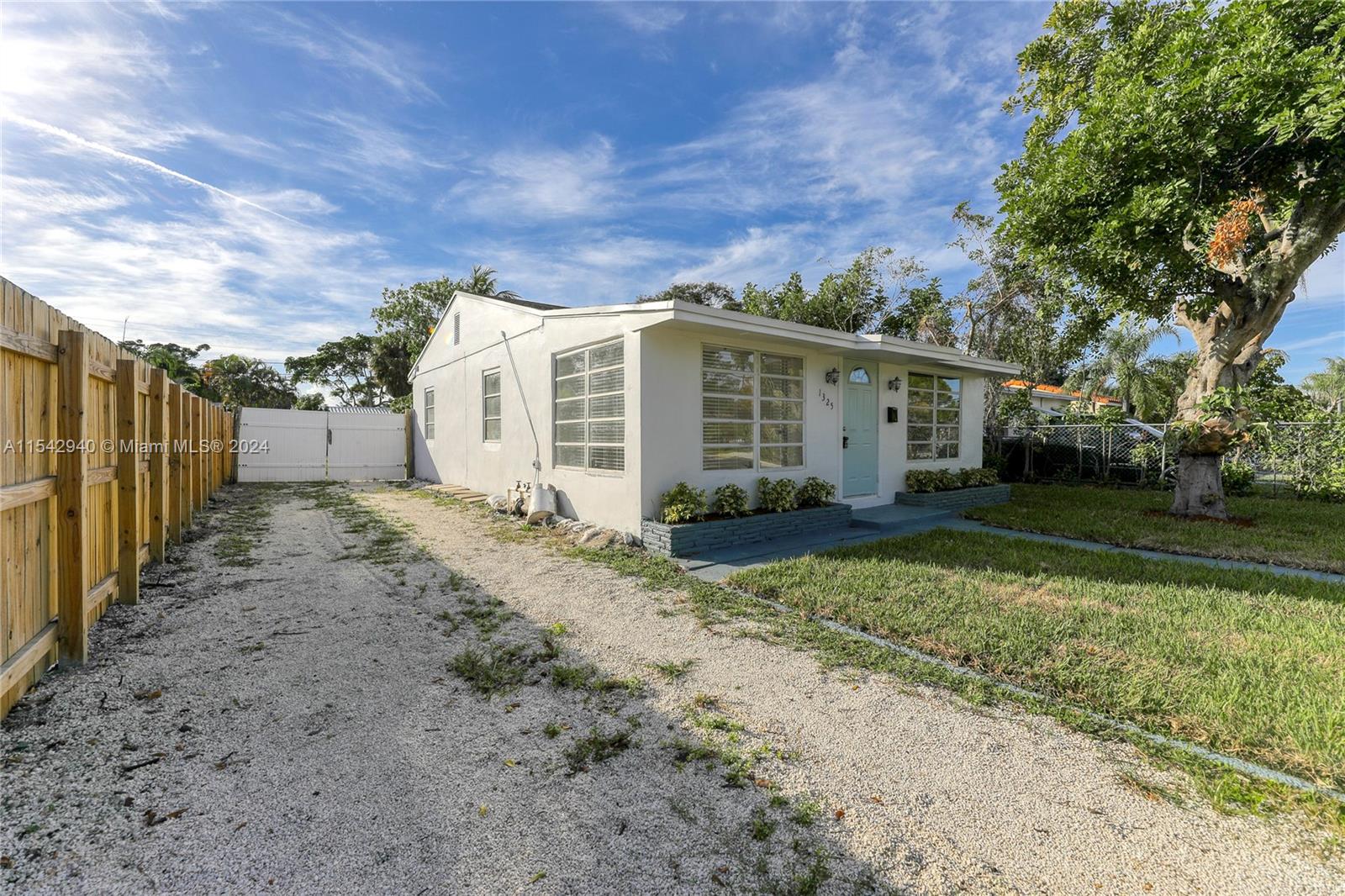 1325 NE 2nd Ave, Fort Lauderdale, FL 33304, 3 Bedrooms Bedrooms, ,1 BathroomBathrooms,Residential,For Sale,2nd Ave,A11542940