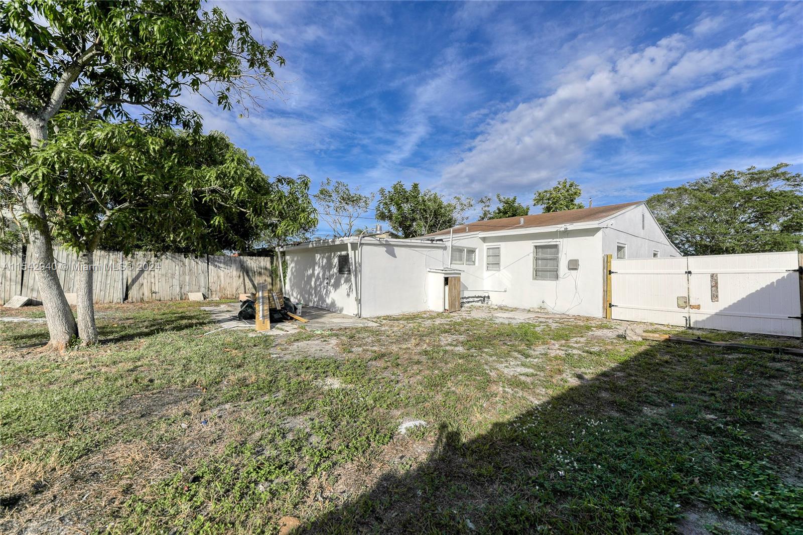 1325 NE 2nd Ave, Fort Lauderdale, FL 33304, 3 Bedrooms Bedrooms, ,1 BathroomBathrooms,Residential,For Sale,2nd Ave,A11542940