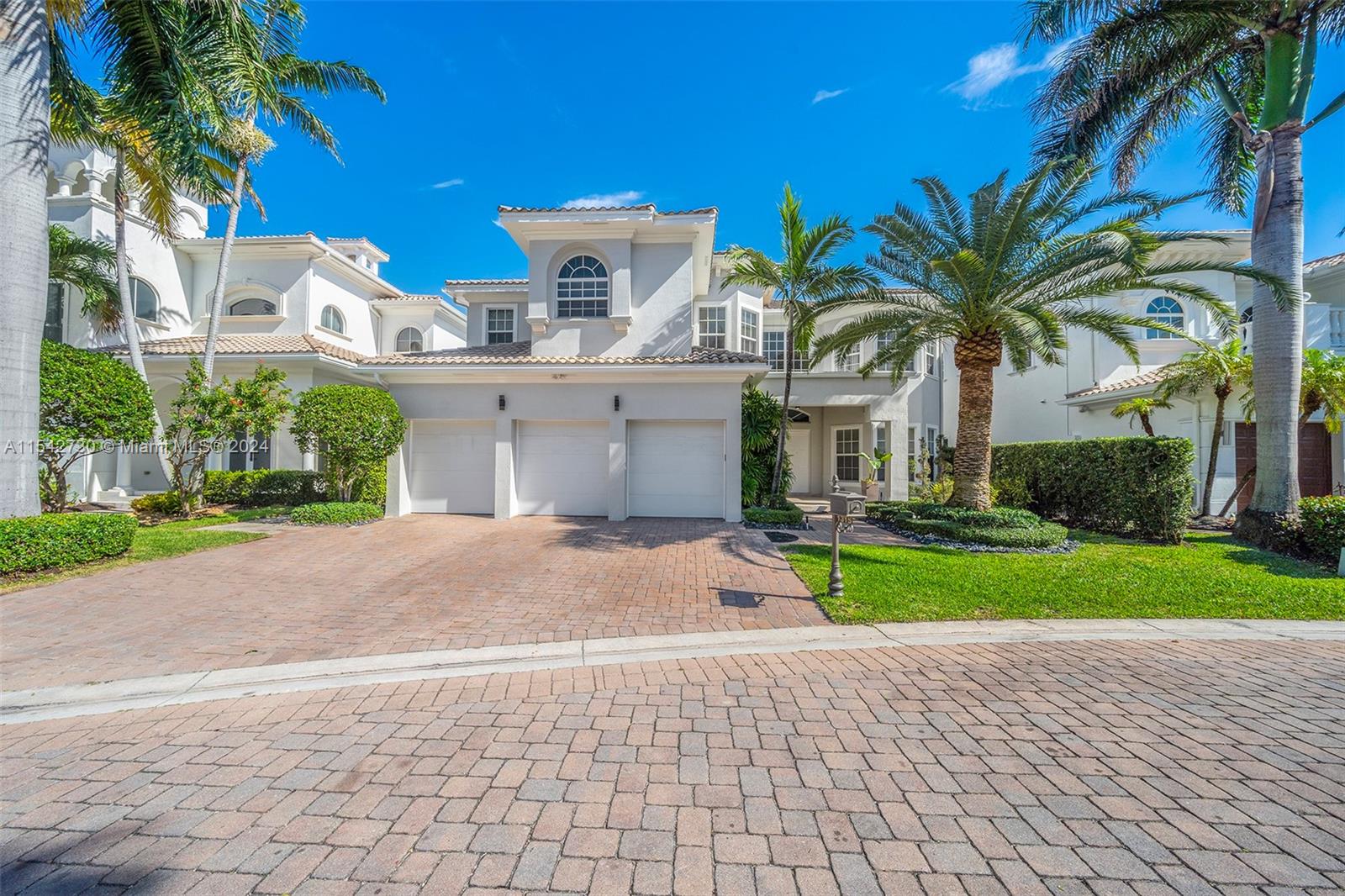 1315 Hatteras Ct, Hollywood, FL, 33019 United States, 6 Bedrooms Bedrooms, ,5 BathroomsBathrooms,Residential,For Sale,Hatteras Ct,A11542730