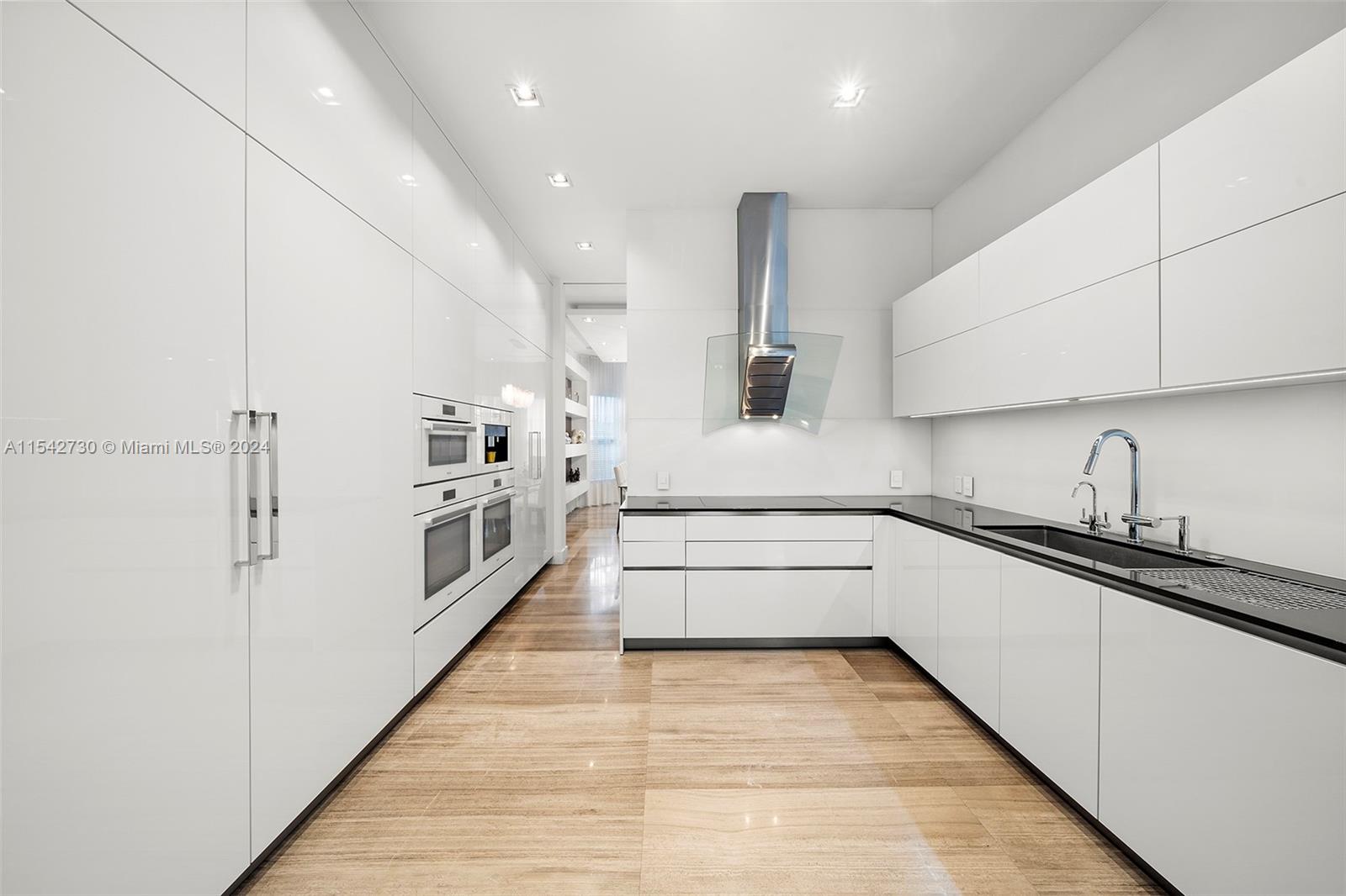 1315 Hatteras Ct, Hollywood, Florida 33019, 6 Bedrooms Bedrooms, ,5 BathroomsBathrooms,Residential,For Sale,1315 Hatteras Ct,A11542730