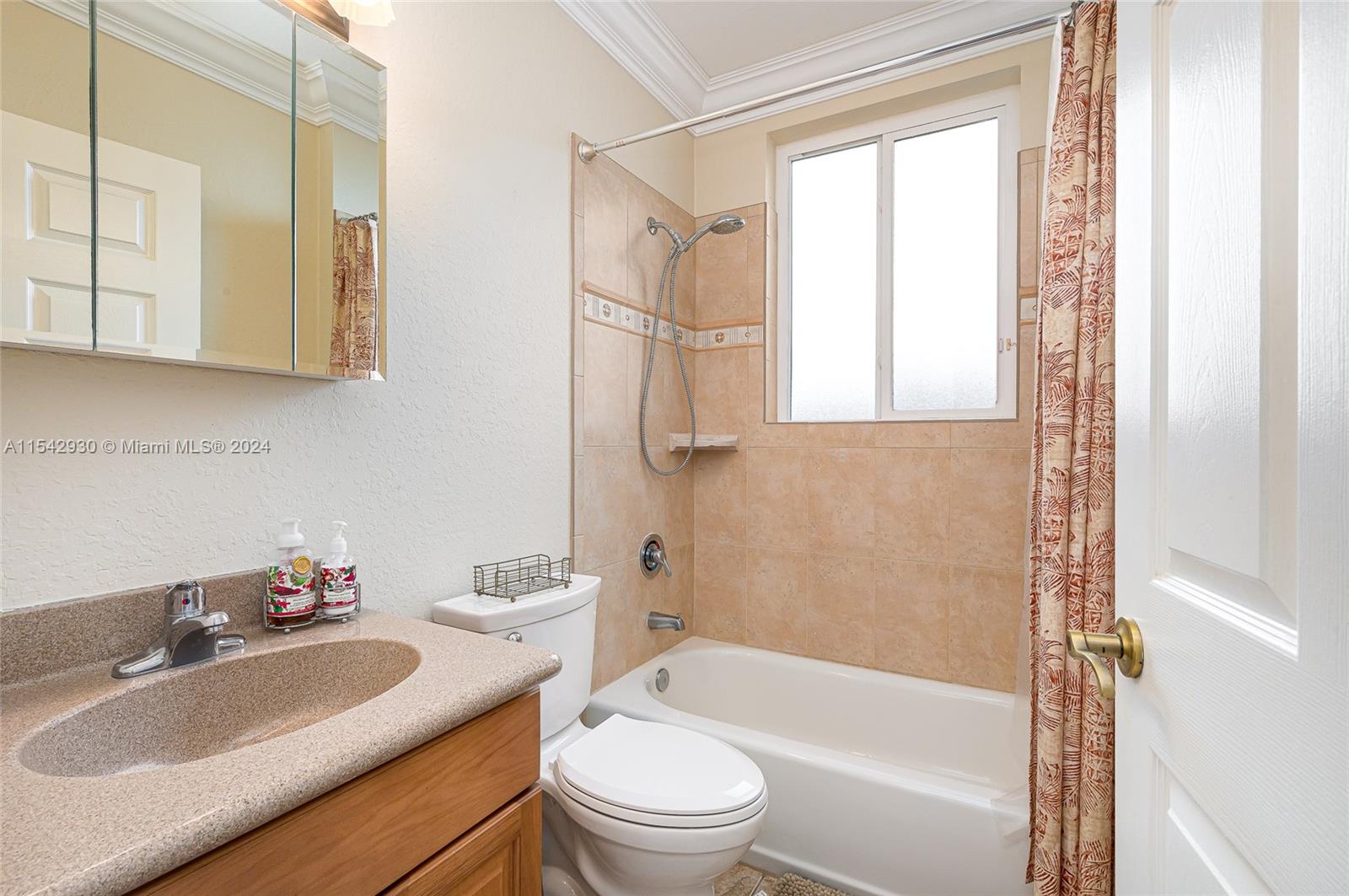 208 SE 15th St, Dania Beach, Florida 33004, 3 Bedrooms Bedrooms, ,3 BathroomsBathrooms,Residential,For Sale,208 SE 15th St,A11542930