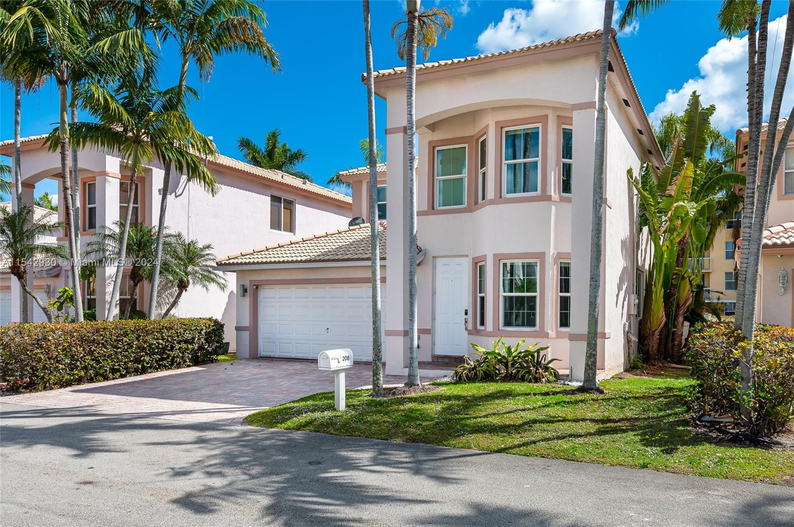 208 SE 15th St, Dania Beach, Florida 33004, 3 Bedrooms Bedrooms, ,3 BathroomsBathrooms,Residential,For Sale,208 SE 15th St,A11542930