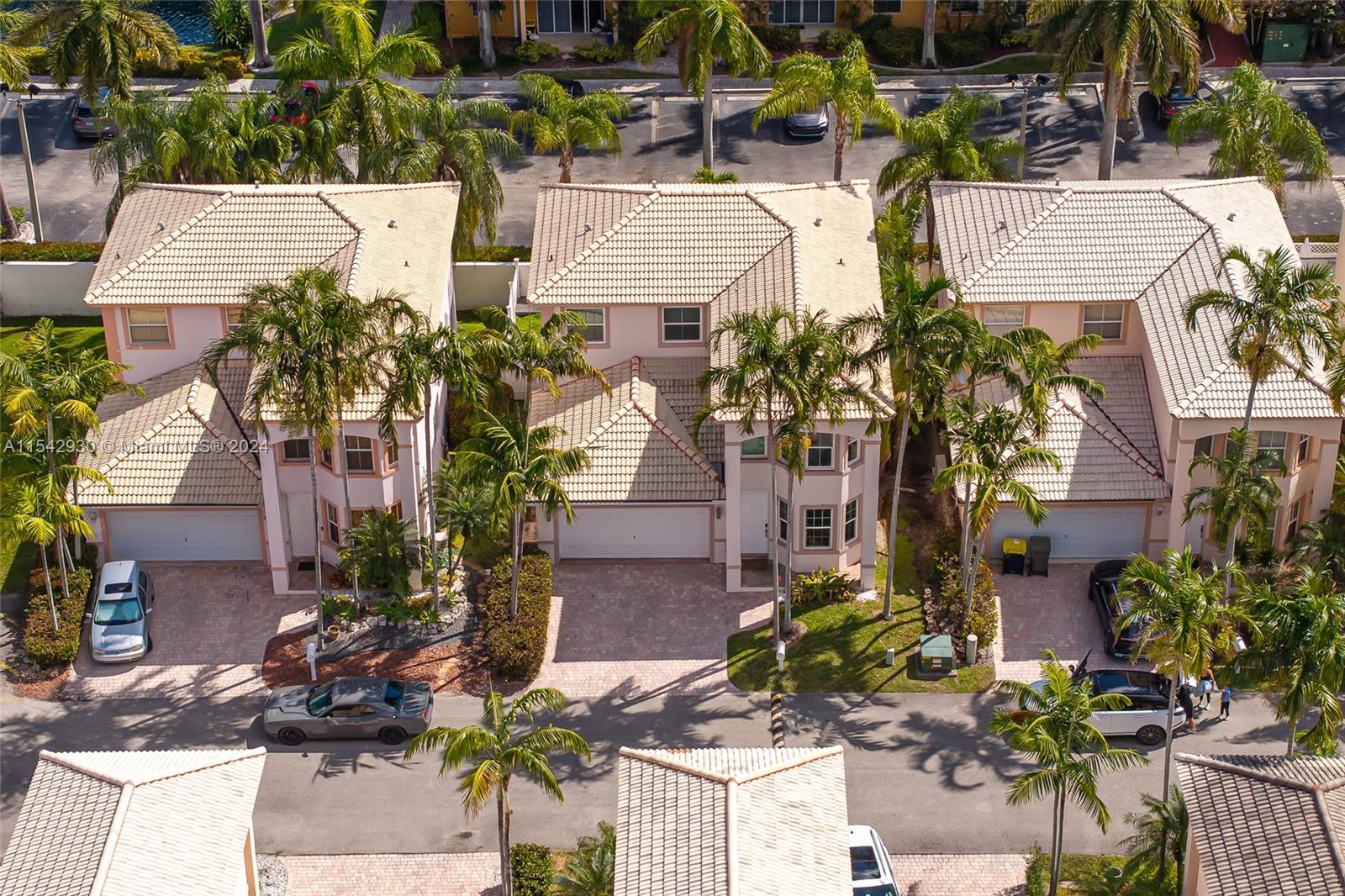 208 SE 15th St, Dania Beach, Florida 33004, 3 Bedrooms Bedrooms, ,3 BathroomsBathrooms,Residential,For Sale,208 SE 15th St,A11542930