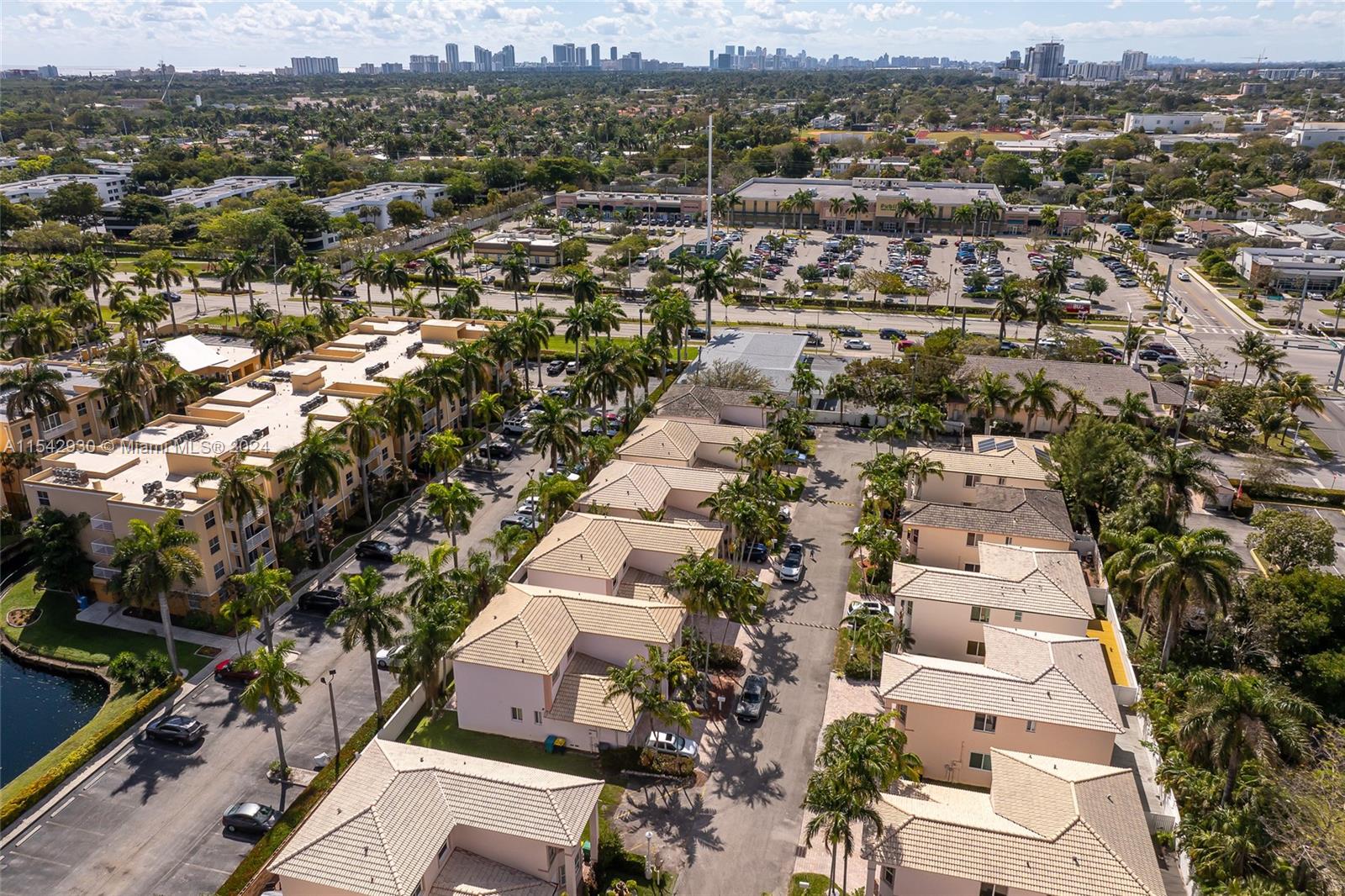 208 SE 15th St, Dania Beach, Florida 33004, 3 Bedrooms Bedrooms, ,3 BathroomsBathrooms,Residential,For Sale,208 SE 15th St,A11542930