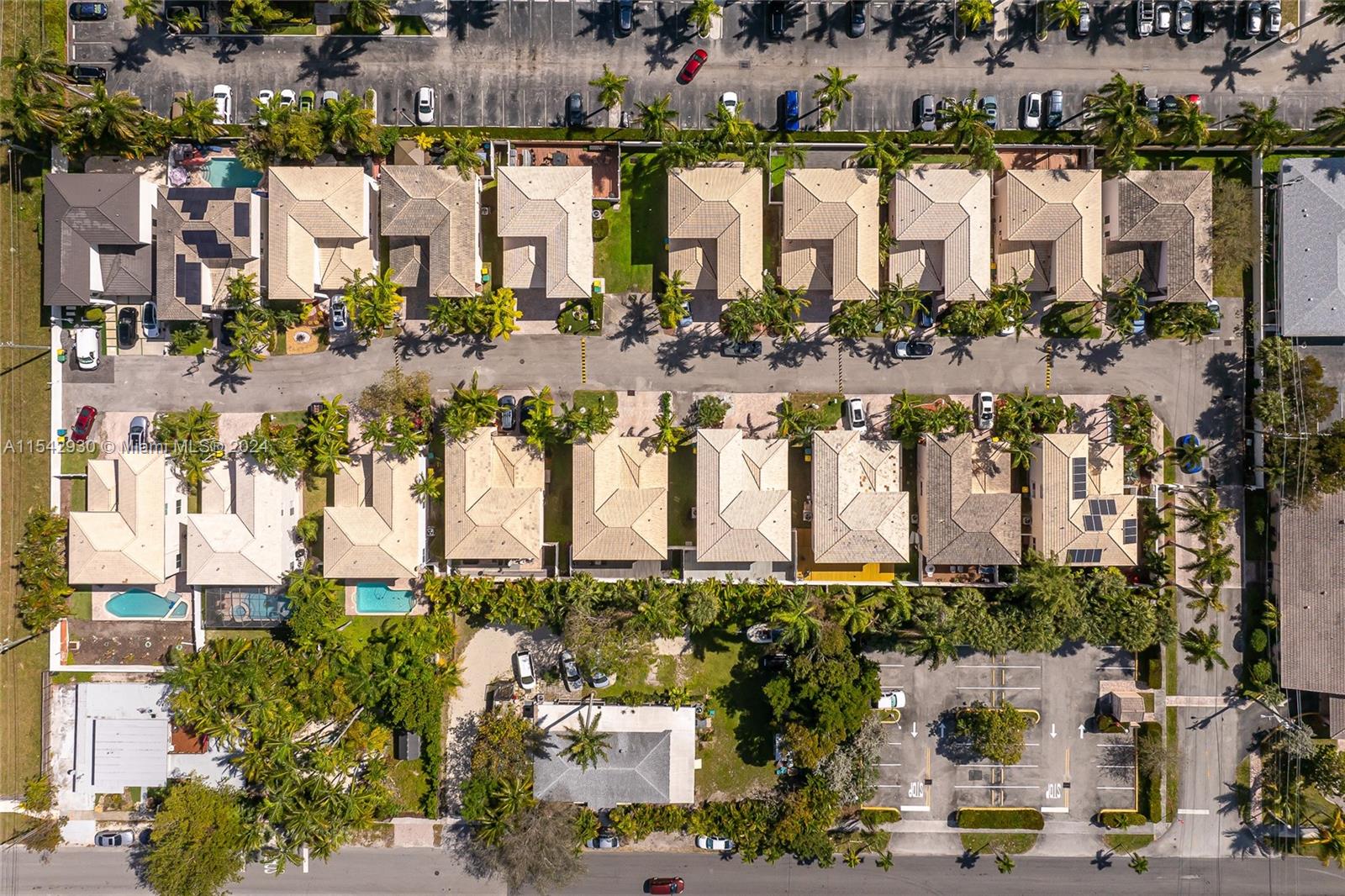 208 SE 15th St, Dania Beach, Florida 33004, 3 Bedrooms Bedrooms, ,3 BathroomsBathrooms,Residential,For Sale,208 SE 15th St,A11542930