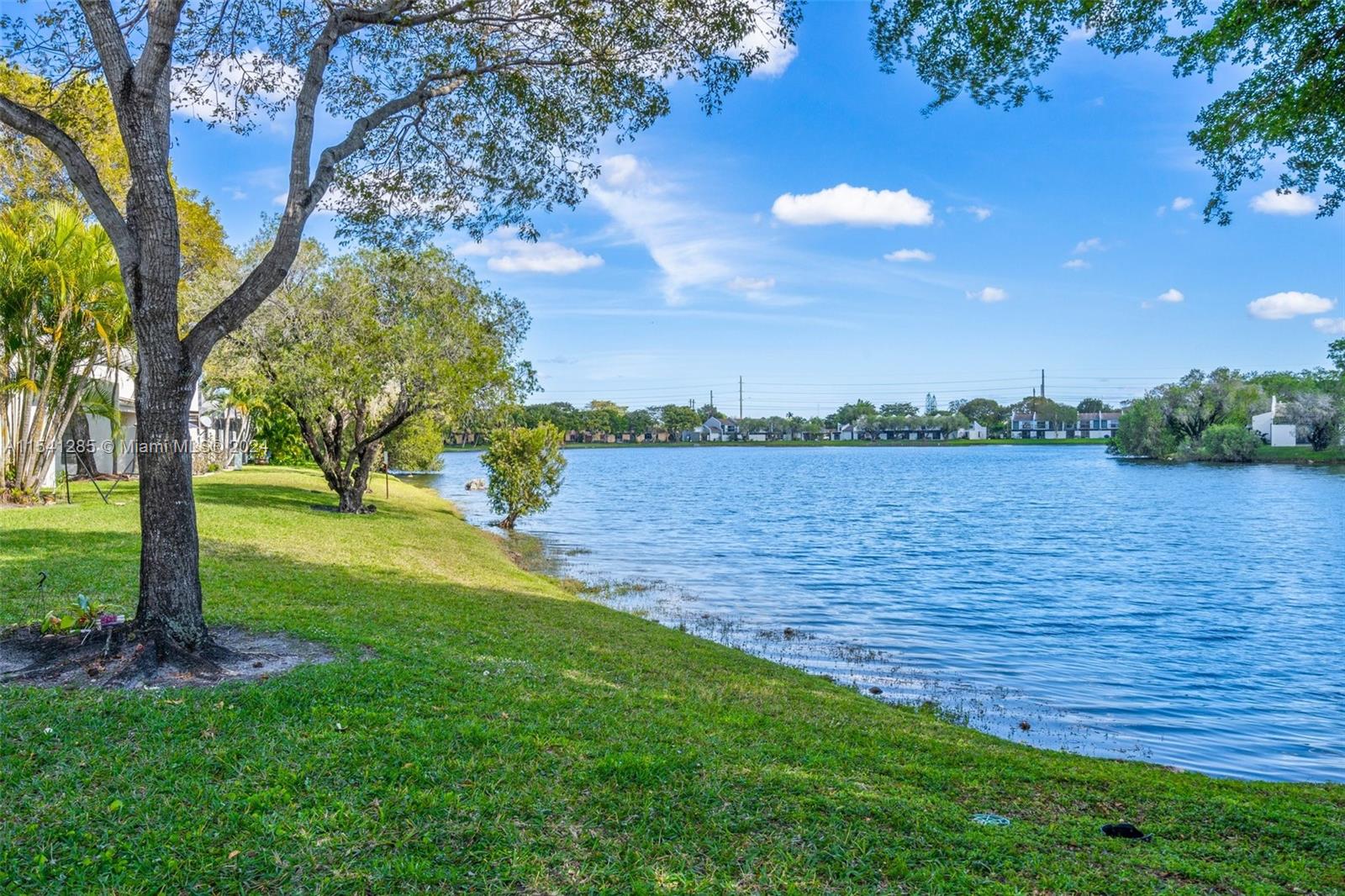 9889 14th Ct, Pembroke Pines, FL, 33024 United States, 2 Bedrooms Bedrooms, ,2 BathroomsBathrooms,Residential,For Sale,14th Ct,A11541285