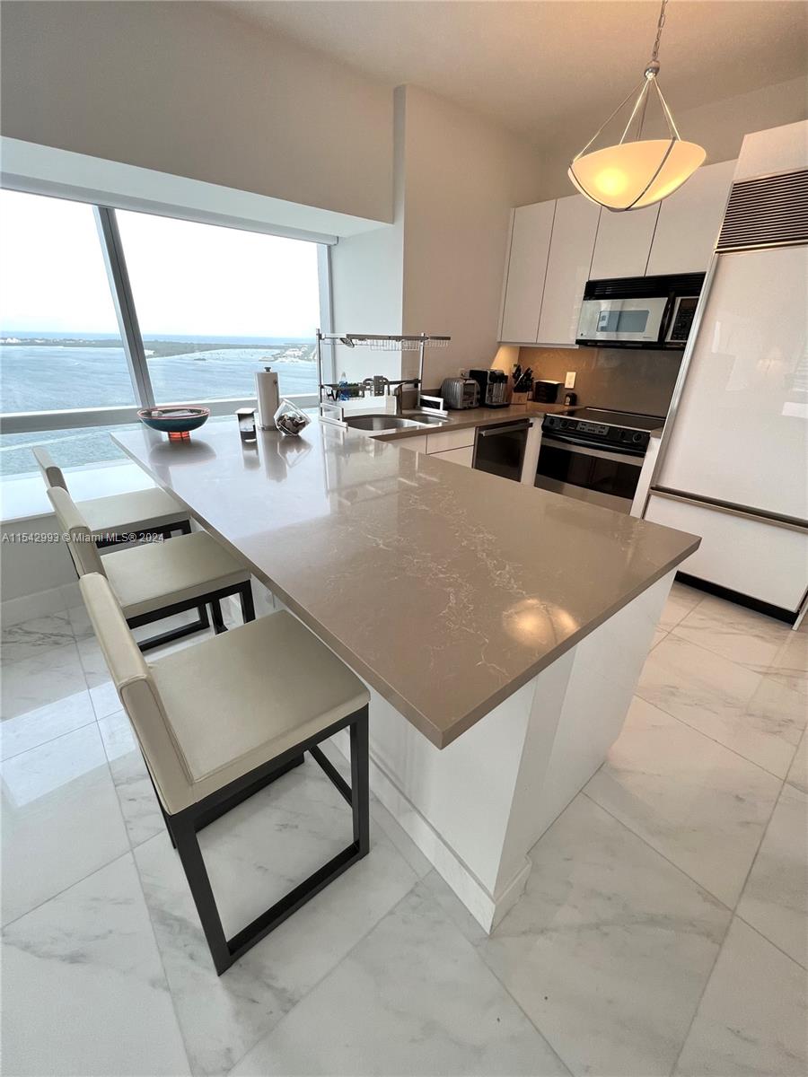 1435 Brickell Ave 3307, Miami, Florida 33131, 2 Bedrooms Bedrooms, ,2 BathroomsBathrooms,Residentiallease,For Rent,1435 Brickell Ave 3307,A11542993