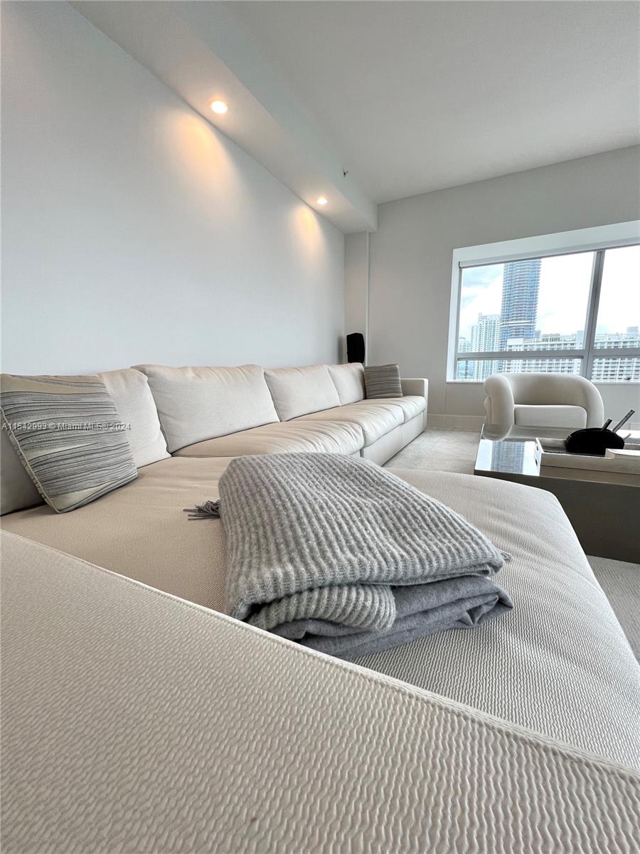 1435 Brickell Ave 3307, Miami, Florida 33131, 2 Bedrooms Bedrooms, ,2 BathroomsBathrooms,Residentiallease,For Rent,1435 Brickell Ave 3307,A11542993