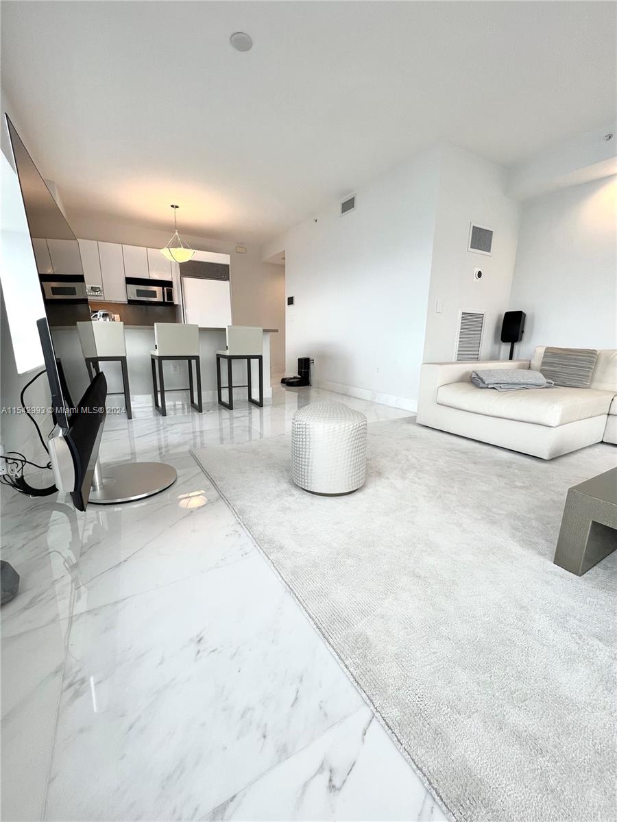 1435 Brickell Ave 3307, Miami, Florida 33131, 2 Bedrooms Bedrooms, ,2 BathroomsBathrooms,Residentiallease,For Rent,1435 Brickell Ave 3307,A11542993