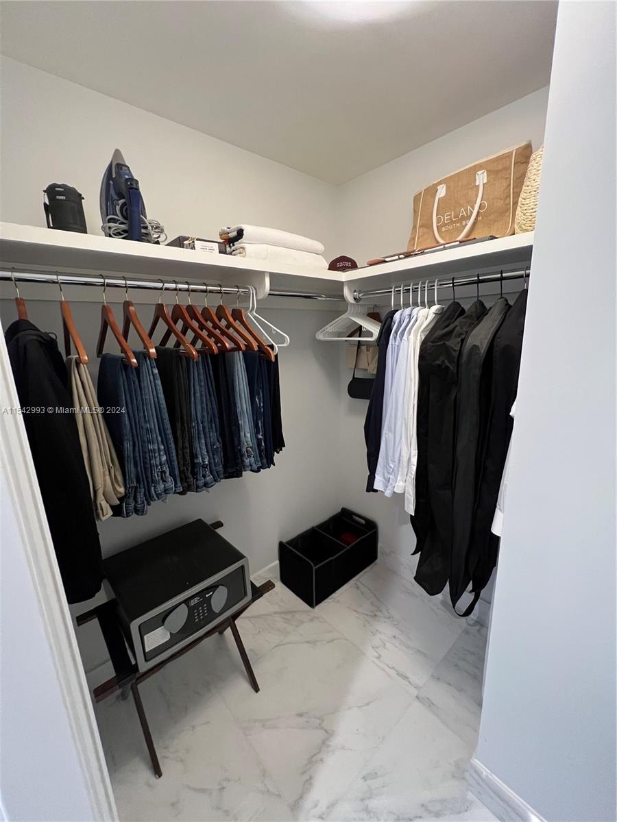 1435 Brickell Ave 3307, Miami, Florida 33131, 2 Bedrooms Bedrooms, ,2 BathroomsBathrooms,Residentiallease,For Rent,1435 Brickell Ave 3307,A11542993