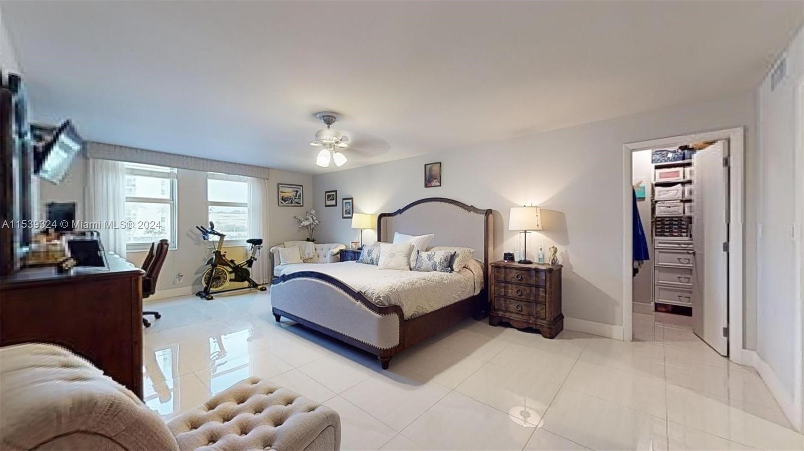 1920 S Ocean Dr 4D, Hallandale Beach, Florida 33009, 3 Bedrooms Bedrooms, ,2 BathroomsBathrooms,Residential,For Sale,1920 S Ocean Dr 4D,A11539324