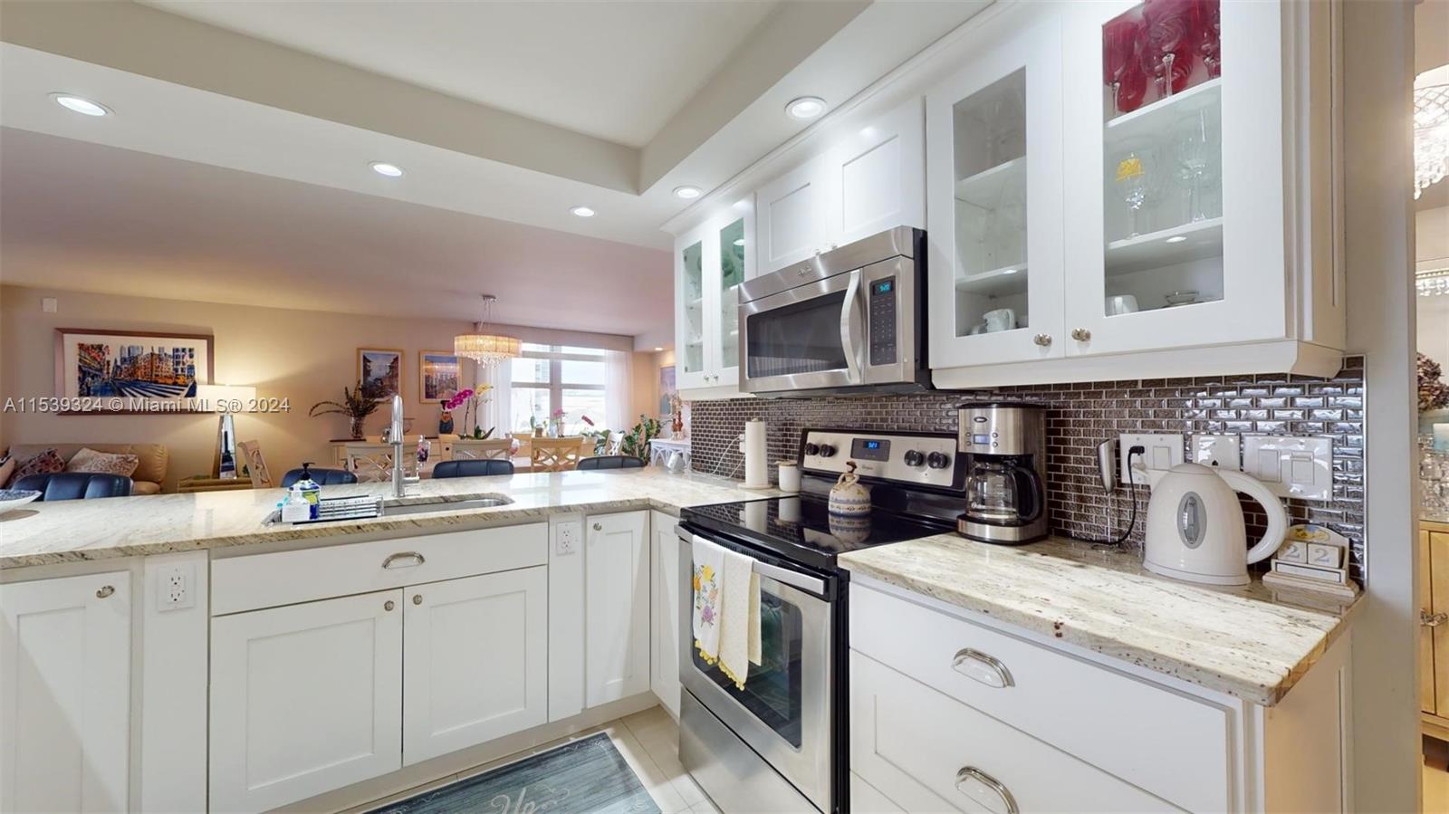 1920 S Ocean Dr 4D, Hallandale Beach, Florida 33009, 3 Bedrooms Bedrooms, ,2 BathroomsBathrooms,Residential,For Sale,1920 S Ocean Dr 4D,A11539324