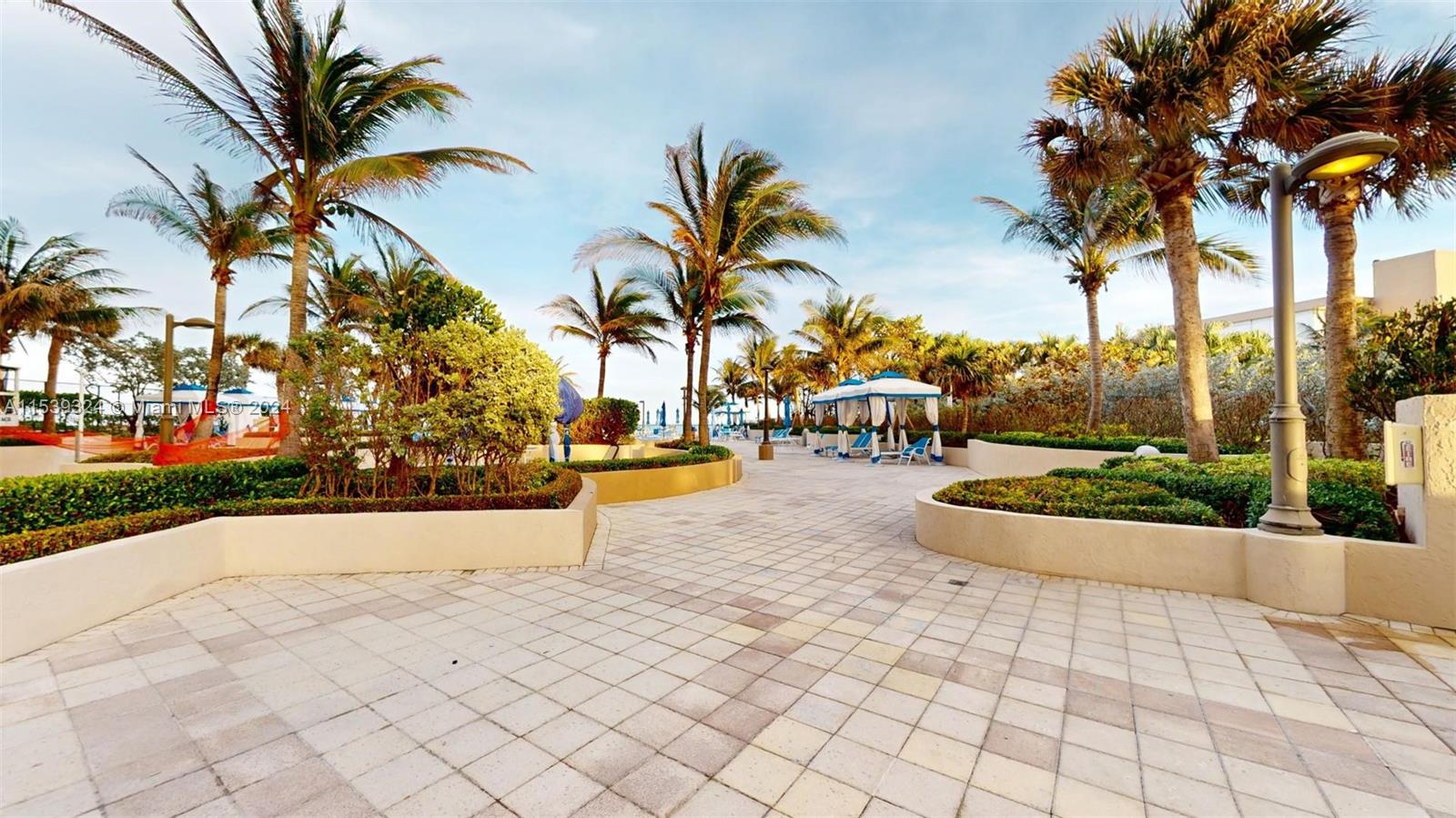 1920 S Ocean Dr 4D, Hallandale Beach, Florida 33009, 3 Bedrooms Bedrooms, ,2 BathroomsBathrooms,Residential,For Sale,1920 S Ocean Dr 4D,A11539324