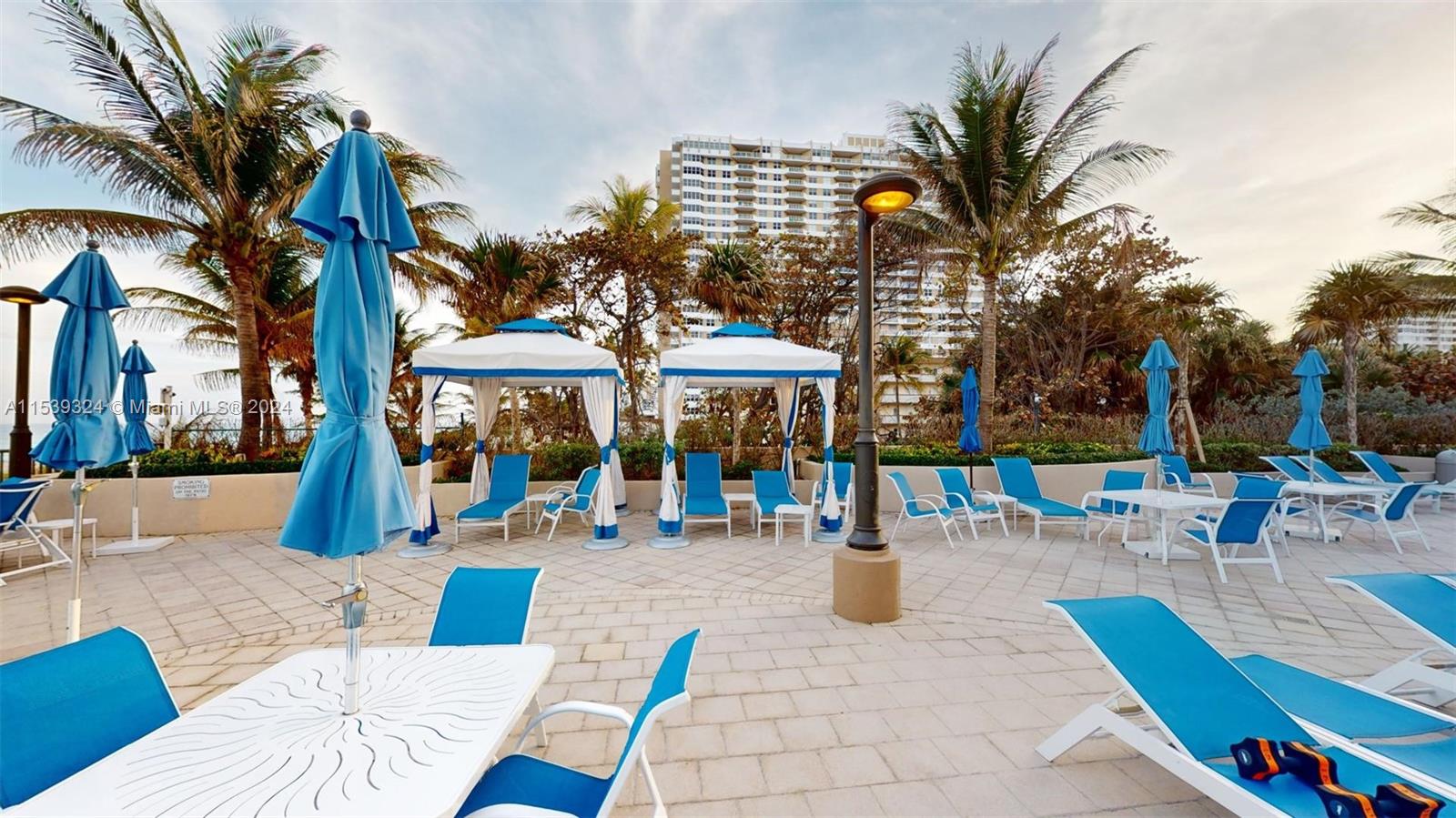 1920 S Ocean Dr 4D, Hallandale Beach, Florida 33009, 3 Bedrooms Bedrooms, ,2 BathroomsBathrooms,Residential,For Sale,1920 S Ocean Dr 4D,A11539324