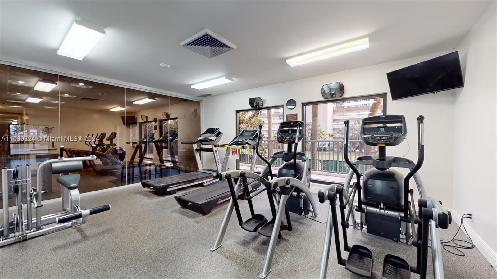 1920 S Ocean Dr 4D, Hallandale Beach, Florida 33009, 3 Bedrooms Bedrooms, ,2 BathroomsBathrooms,Residential,For Sale,1920 S Ocean Dr 4D,A11539324