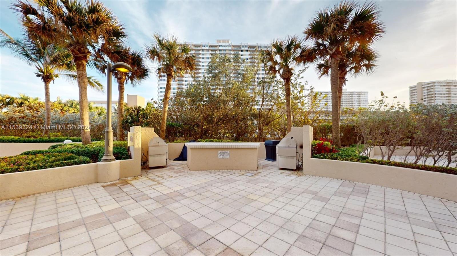 1920 S Ocean Dr 4D, Hallandale Beach, Florida 33009, 3 Bedrooms Bedrooms, ,2 BathroomsBathrooms,Residential,For Sale,1920 S Ocean Dr 4D,A11539324