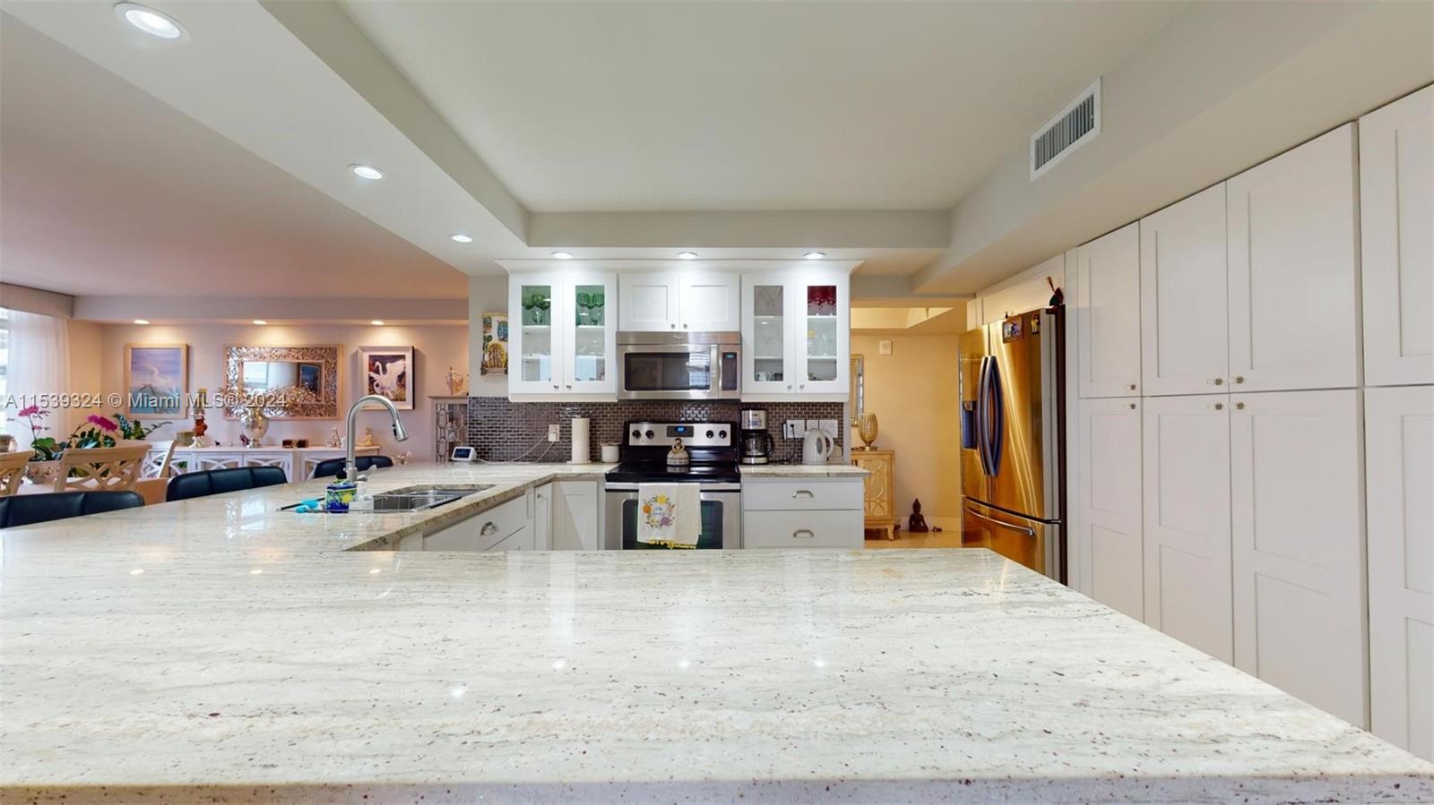 1920 S Ocean Dr 4D, Hallandale Beach, Florida 33009, 3 Bedrooms Bedrooms, ,2 BathroomsBathrooms,Residential,For Sale,1920 S Ocean Dr 4D,A11539324