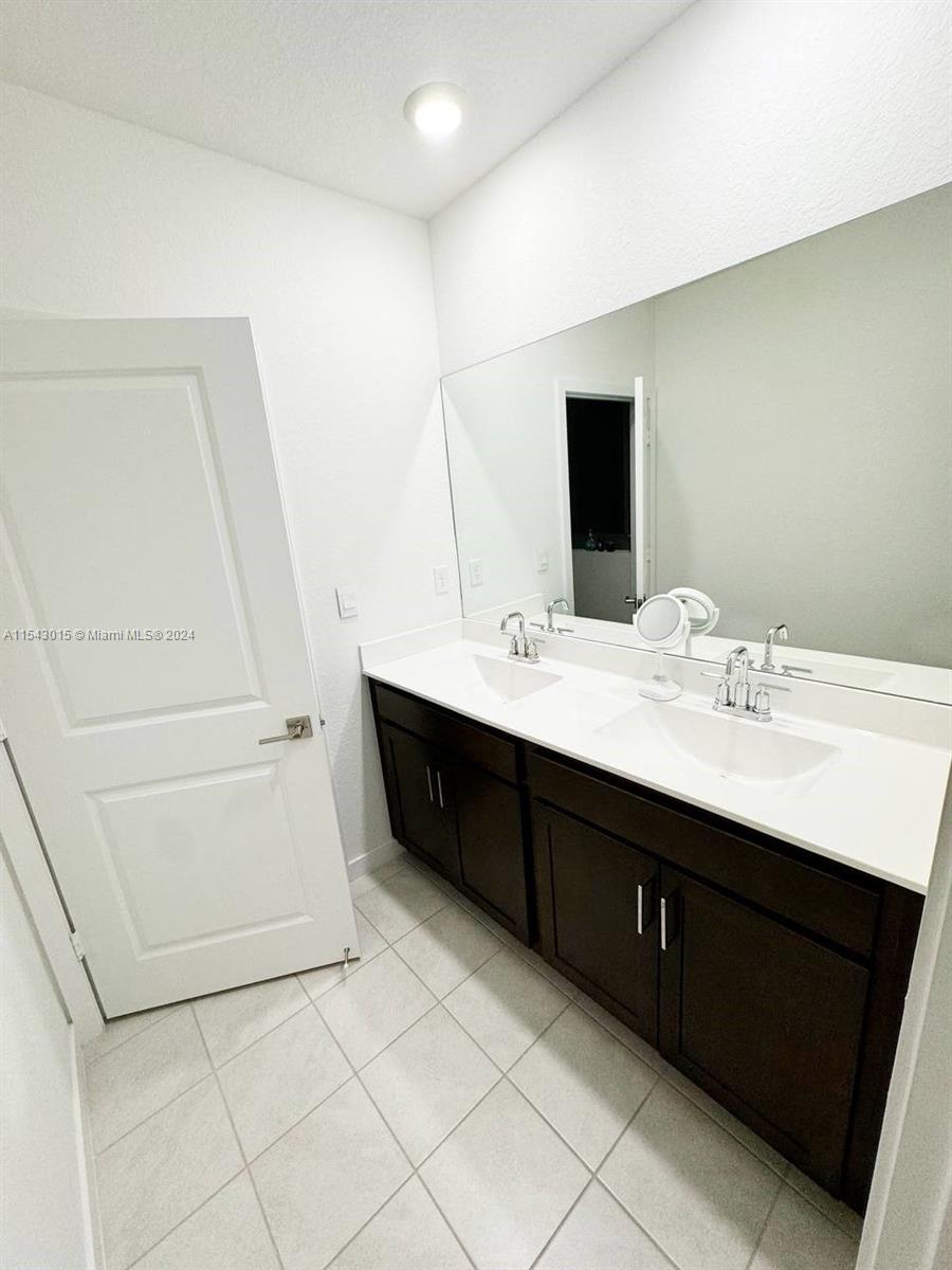 848 SE 17th St 0, Homestead, Florida 33034, 4 Bedrooms Bedrooms, ,3 BathroomsBathrooms,Residentiallease,For Rent,848 SE 17th St 0,A11543015