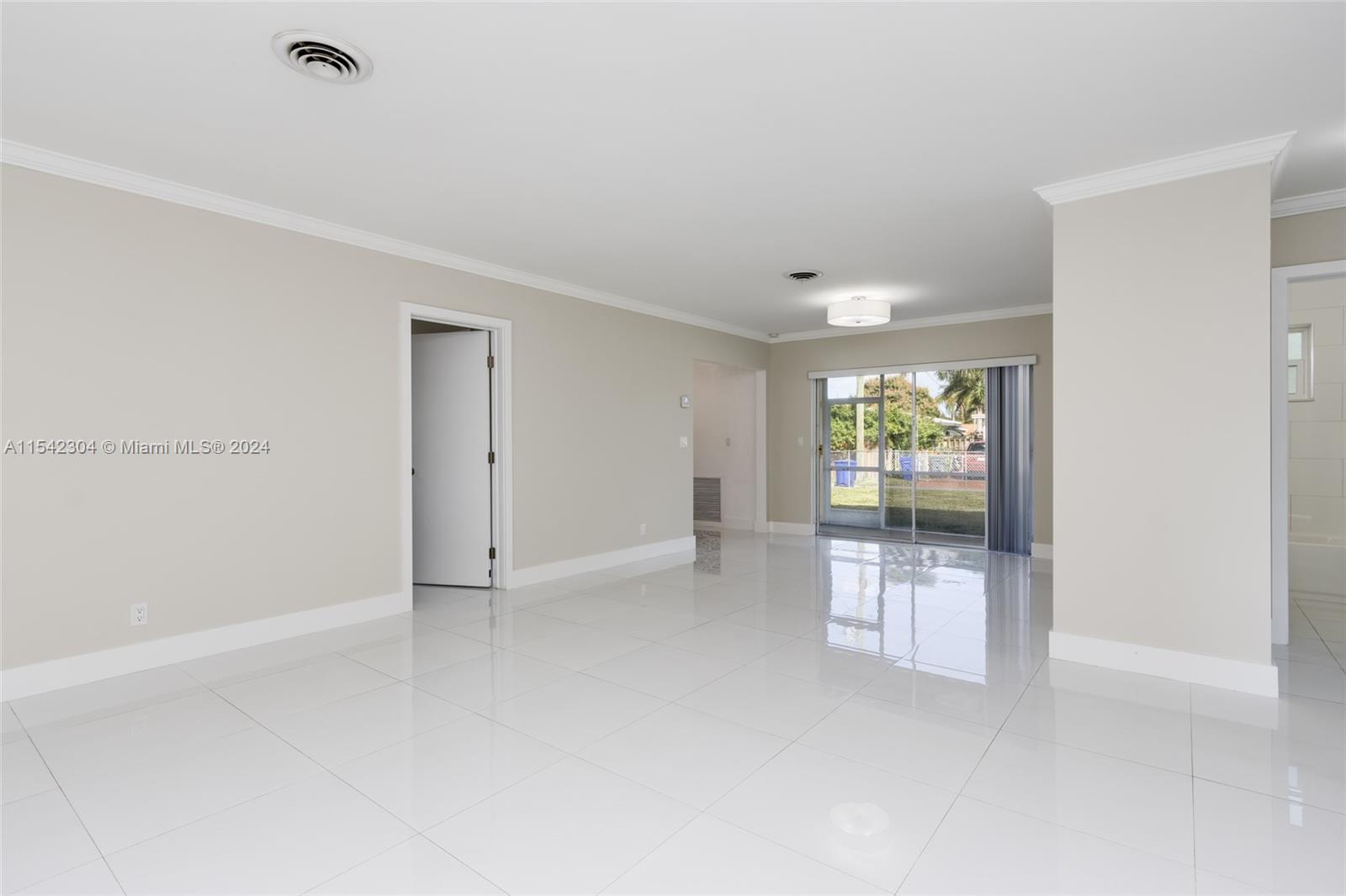 1917 N 42nd Ave, Hollywood, Florida 33021, 3 Bedrooms Bedrooms, ,2 BathroomsBathrooms,Residential,For Sale,1917 N 42nd Ave,A11542304